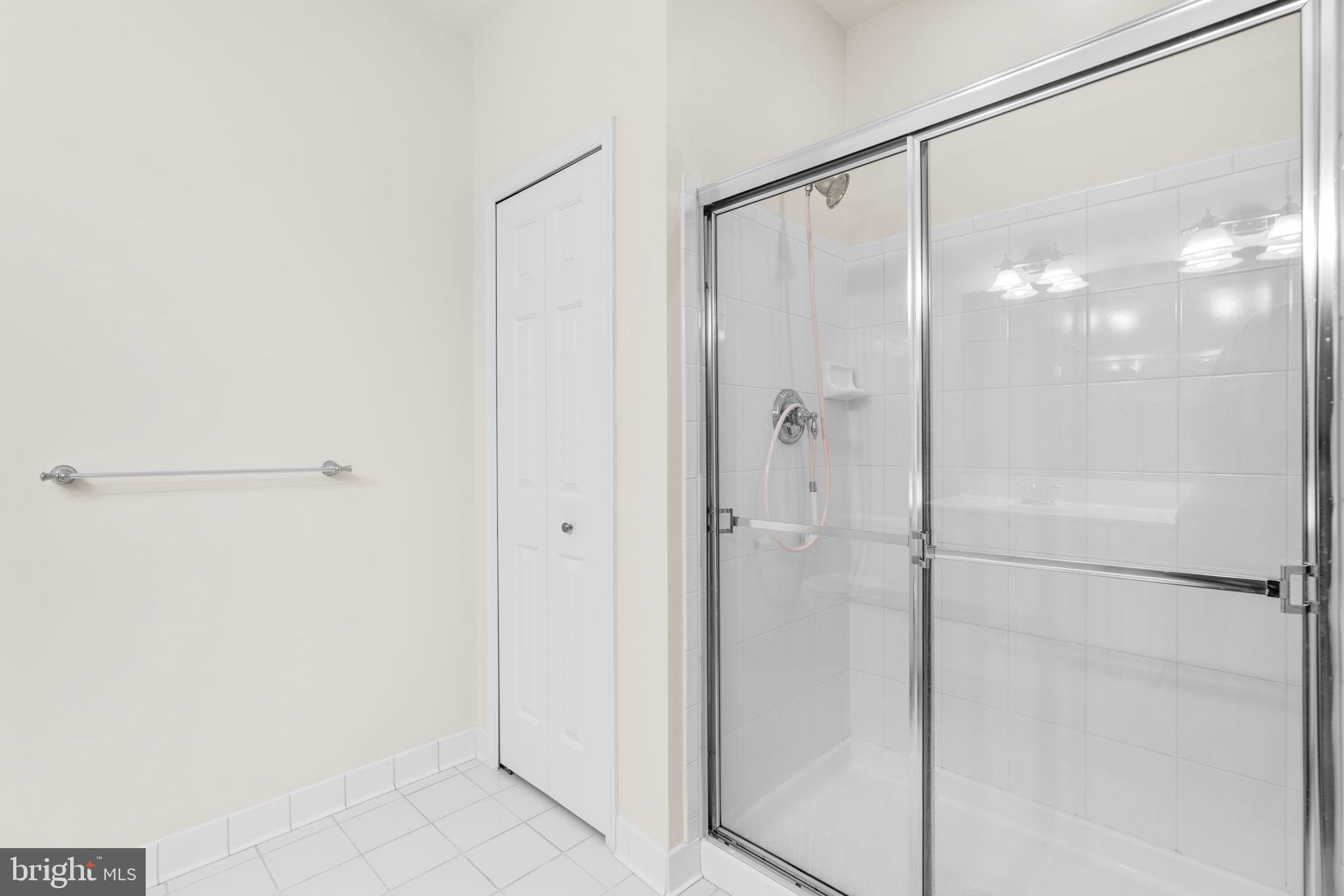 COURTYARDS AT WAVERLY WOODS - Residential