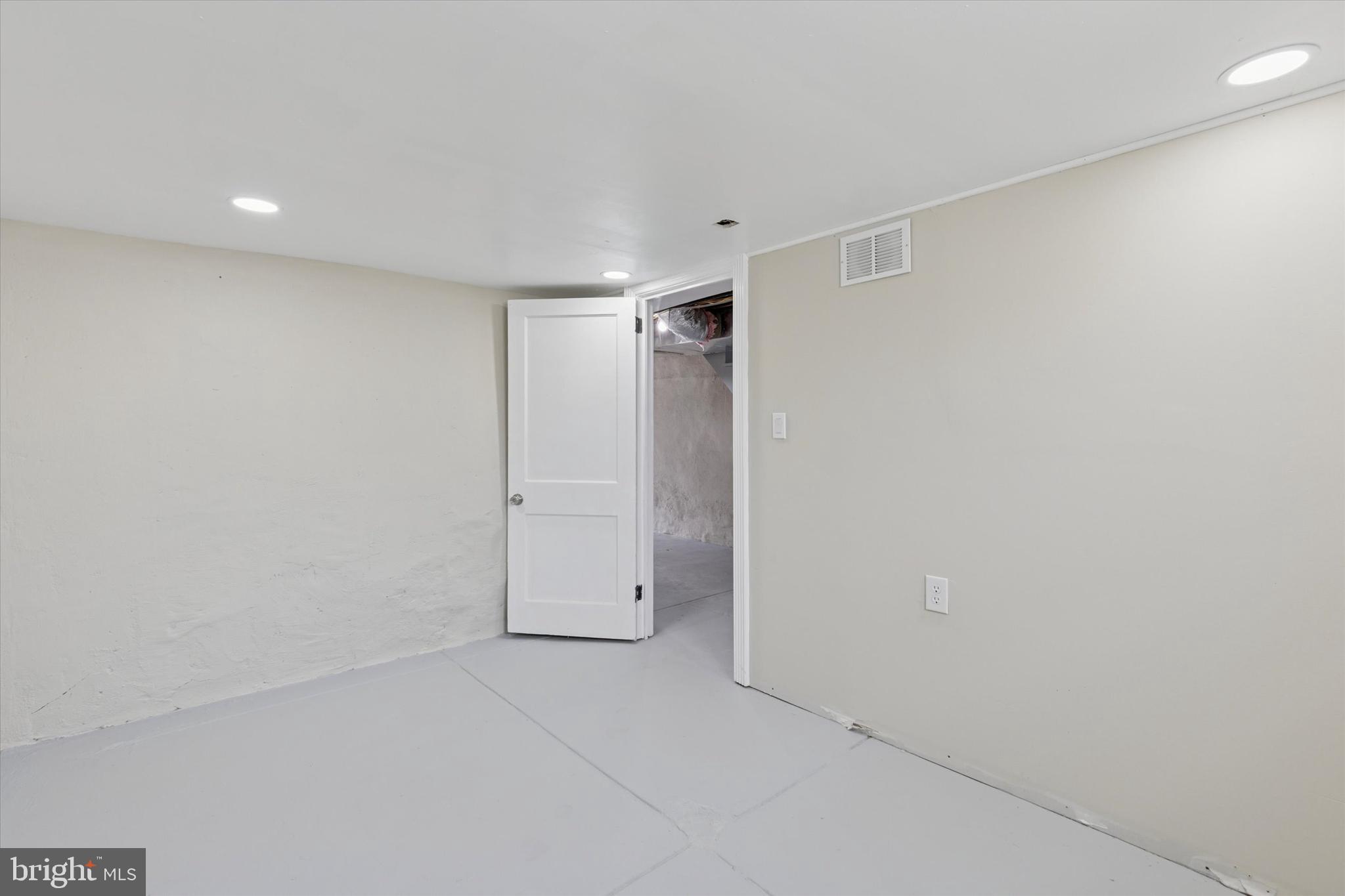 GERMANTOWN (EAST) - Residential