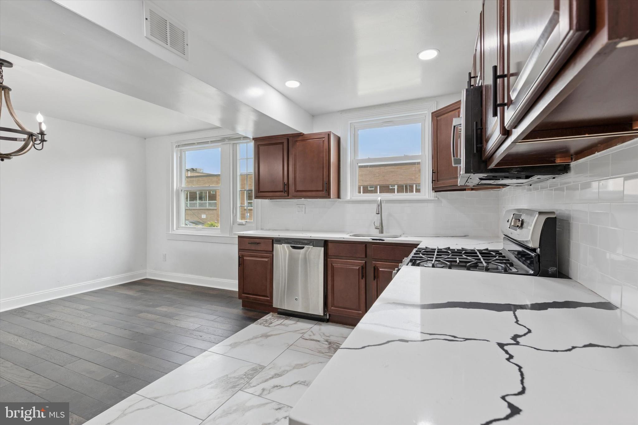 GERMANTOWN (EAST) - Residential