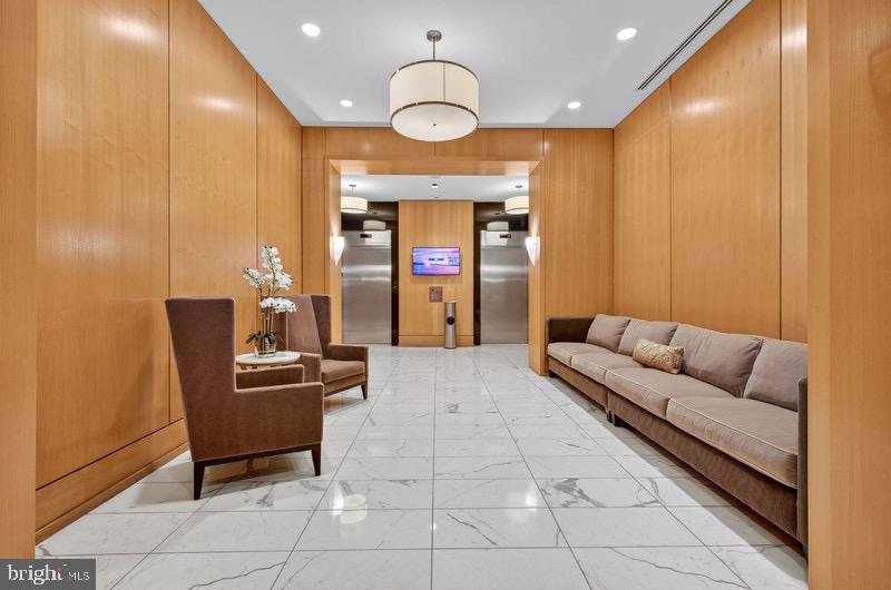 ONE NATIONAL HARBOR CONDOMINIUM - Residential