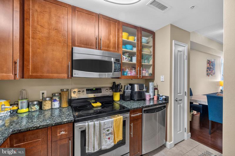 ONE NATIONAL HARBOR CONDOMINIUM - Residential