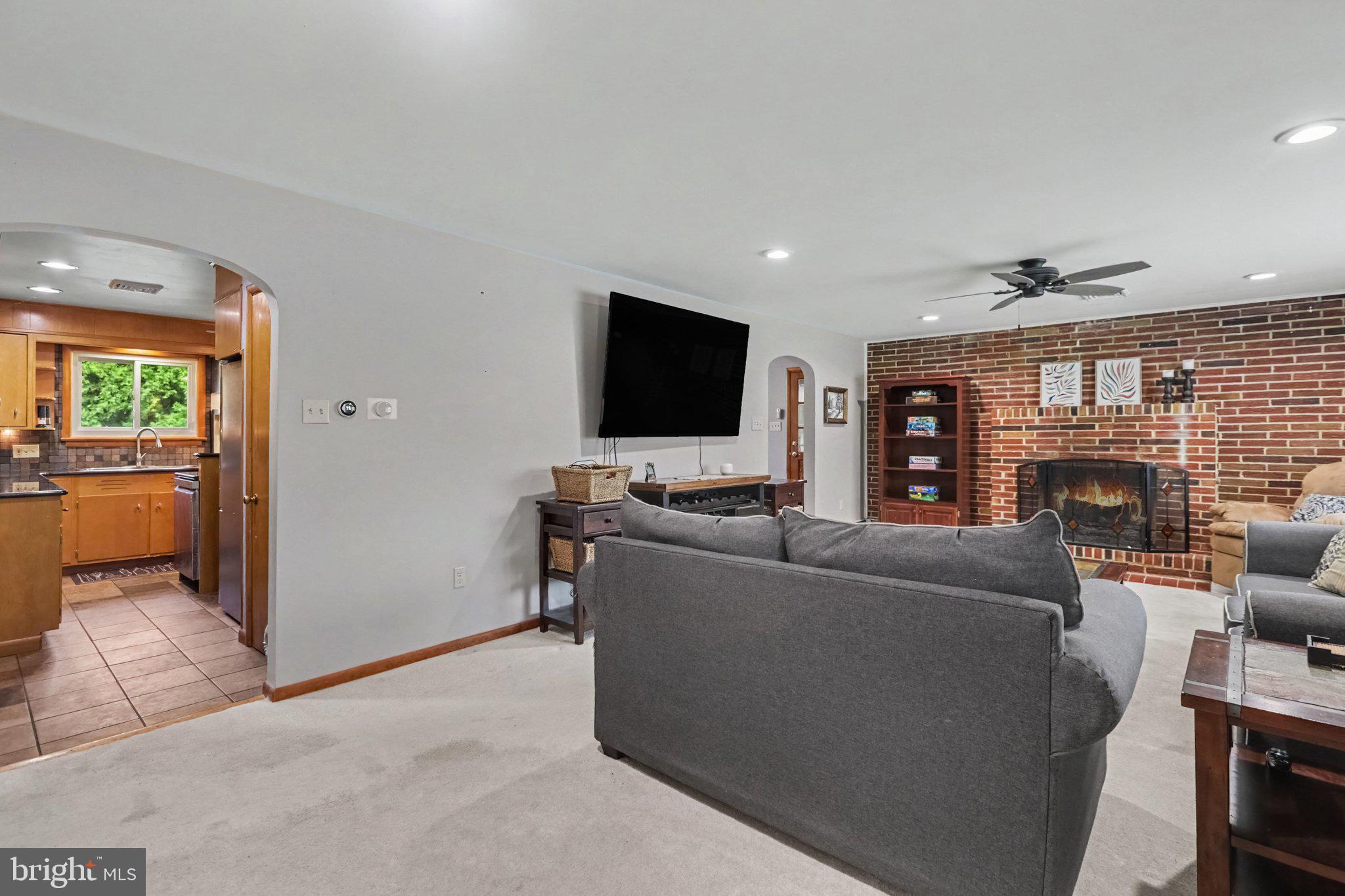 7710 MANOR DRIVE