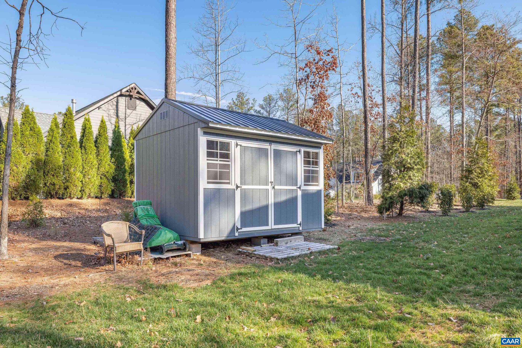 MEADOW BROOK - Residential