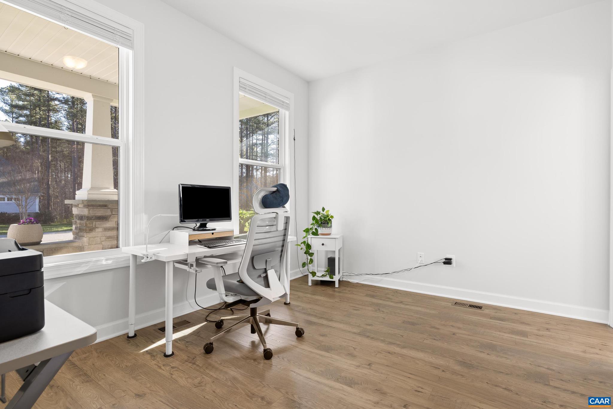 MEADOW BROOK - Residential