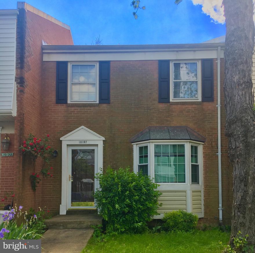 *As-is* Irongate 3 level townhouse.