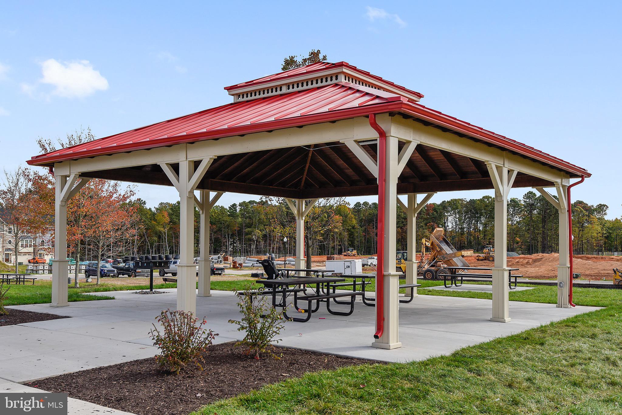 CREEKSIDE VILLAGE AT TANYARD SPRINGS - Residential