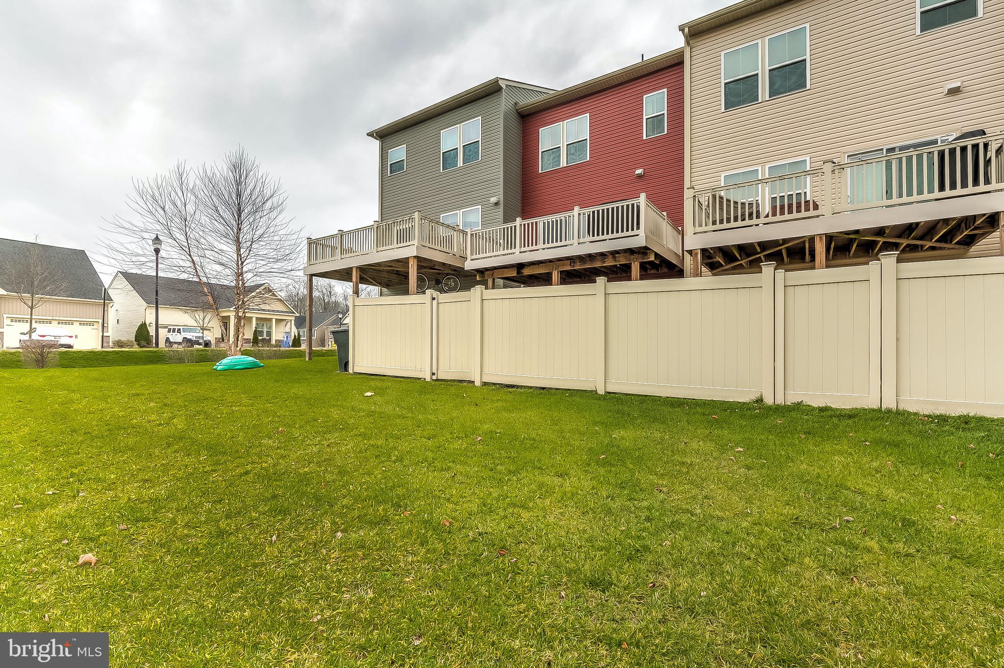 CREEKSIDE VILLAGE AT TANYARD SPRINGS - Residential