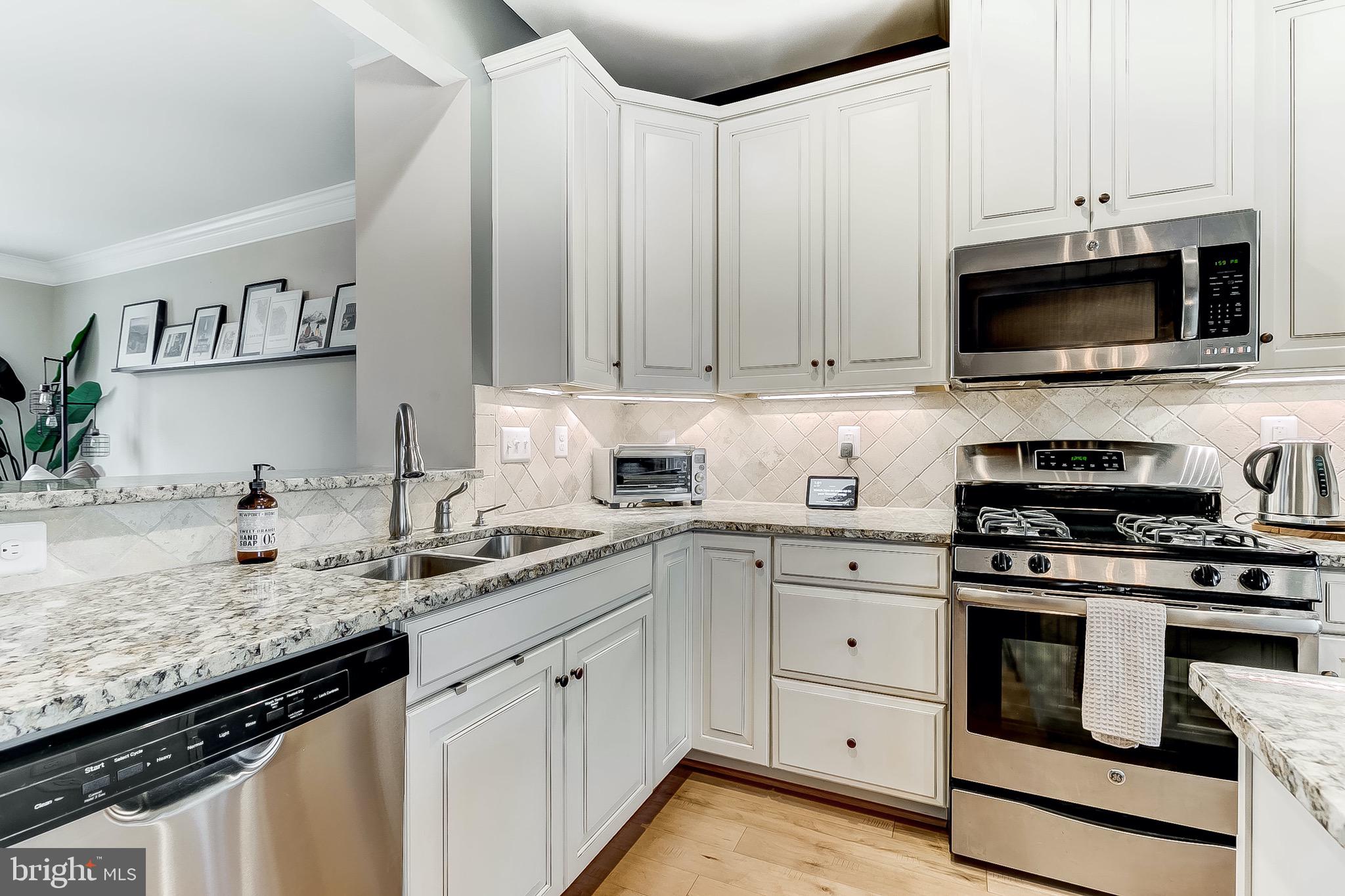 CREEKSIDE VILLAGE AT TANYARD SPRINGS - Residential