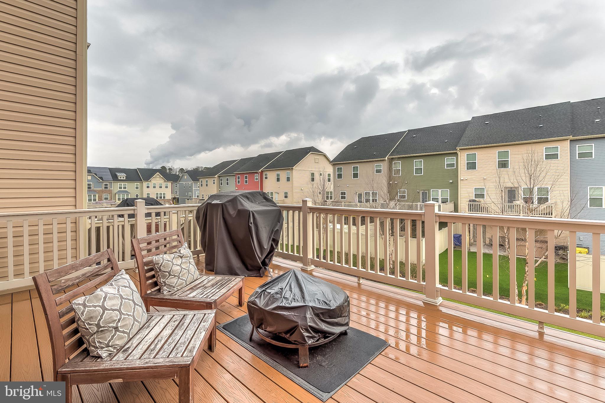 CREEKSIDE VILLAGE AT TANYARD SPRINGS - Residential