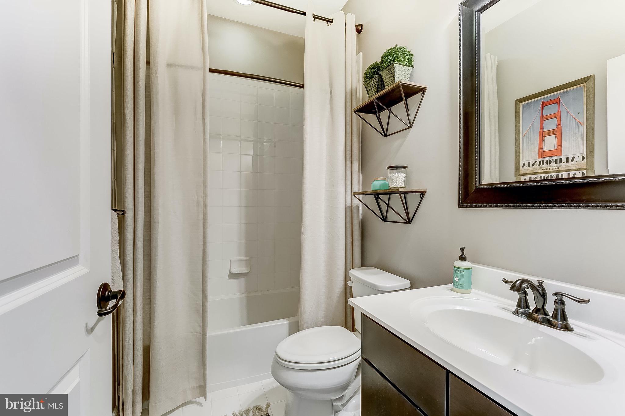 CREEKSIDE VILLAGE AT TANYARD SPRINGS - Residential