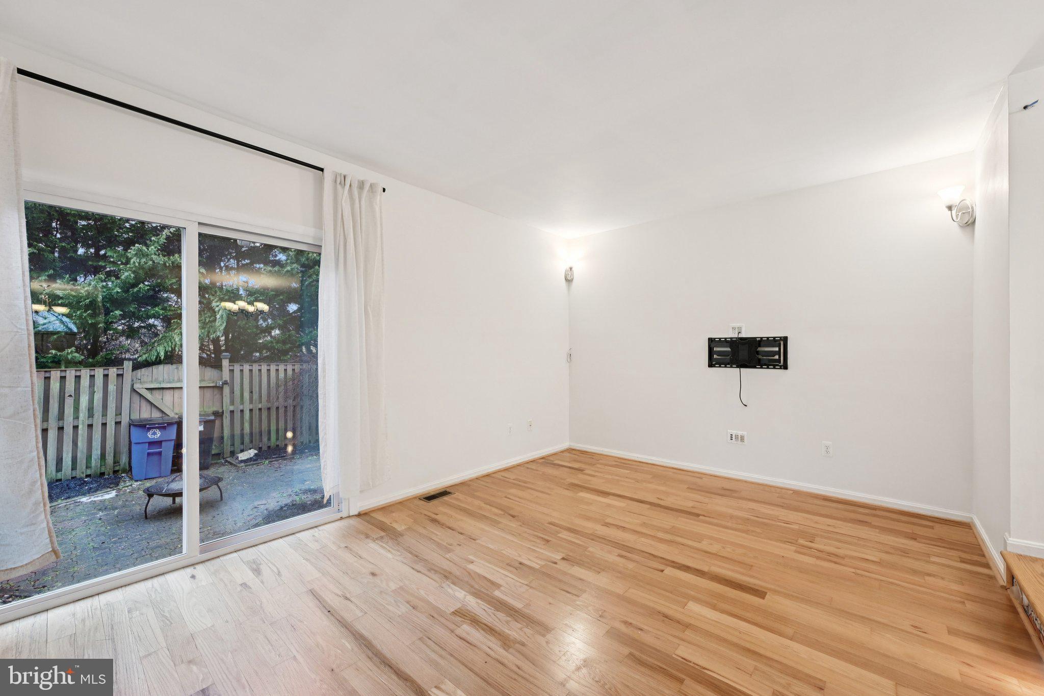 OLD FIELDS - Residential