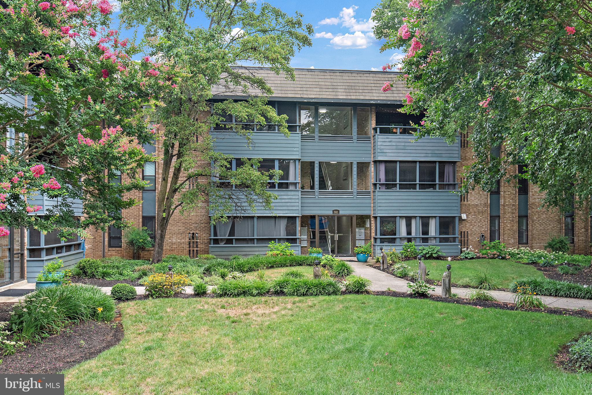 An extraordinary opportunity for perfect living in the coveted neighborhood of Mariner's Cove. Lovely 2 bedroom 2 bath condominium. Kitchen has been reconfigured to optimize function and space. Porch extends living space with a great spot to relax and/or entertain. Waterfront pool is guarded and the perfect place to barbecue and enjoy community gatherings. Water access is a major plus and Weems Creek is a special place to explore and enjoy. The magical Village of West Annapolis features excellent restaurants, boutiques, convenient shopping and a lovely place to stroll. Only two blocks to The Navy Stadium with year round events and an easy shuttle to Downtown Annapolis. Outstanding West Annapolis Elementary is the only Blue Ribbon School in the city of Annapolis.
