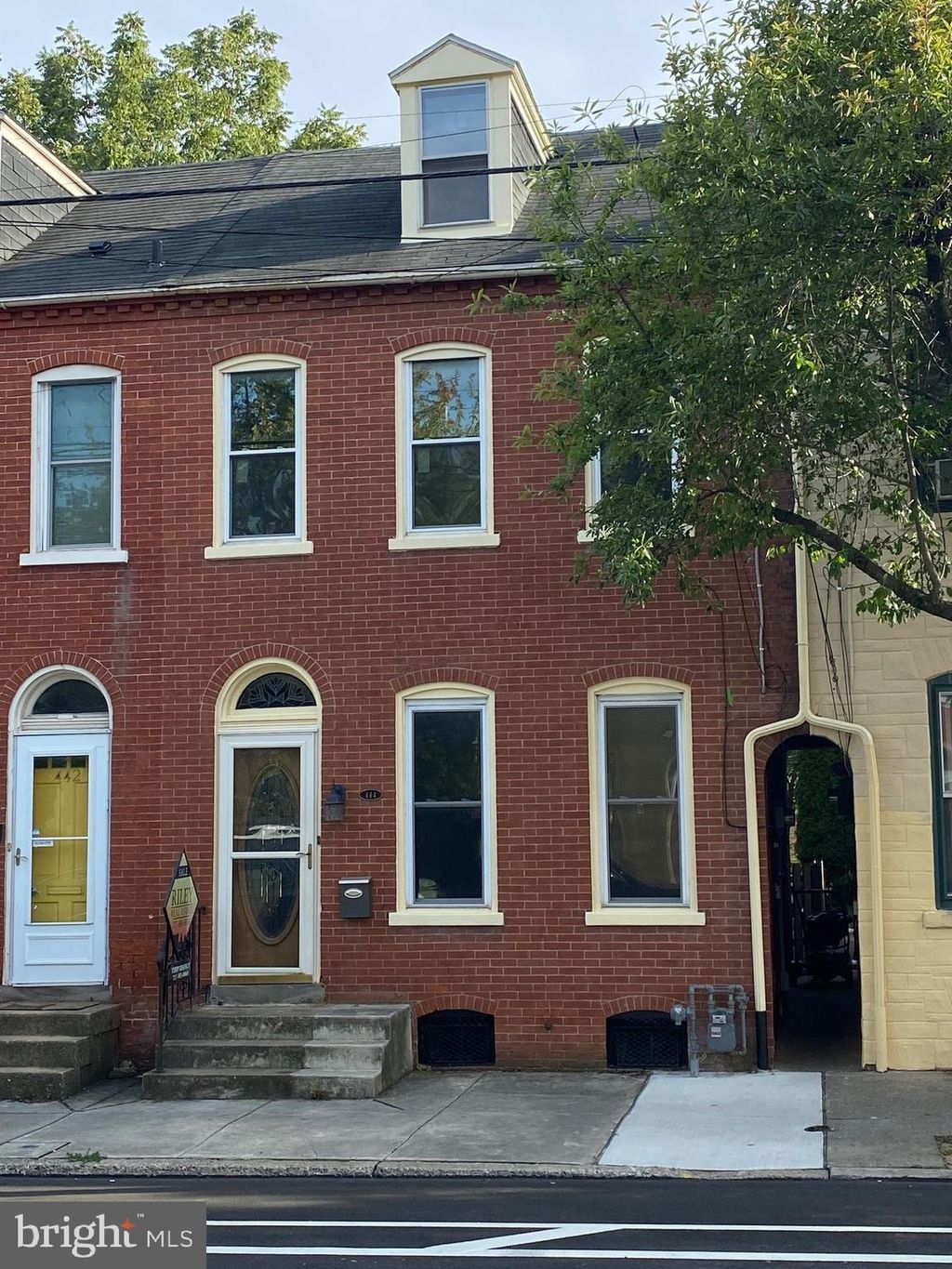 Photo of 444 W Lemon Street, Lancaster, PA 17603 (MLS # PALA2041234)