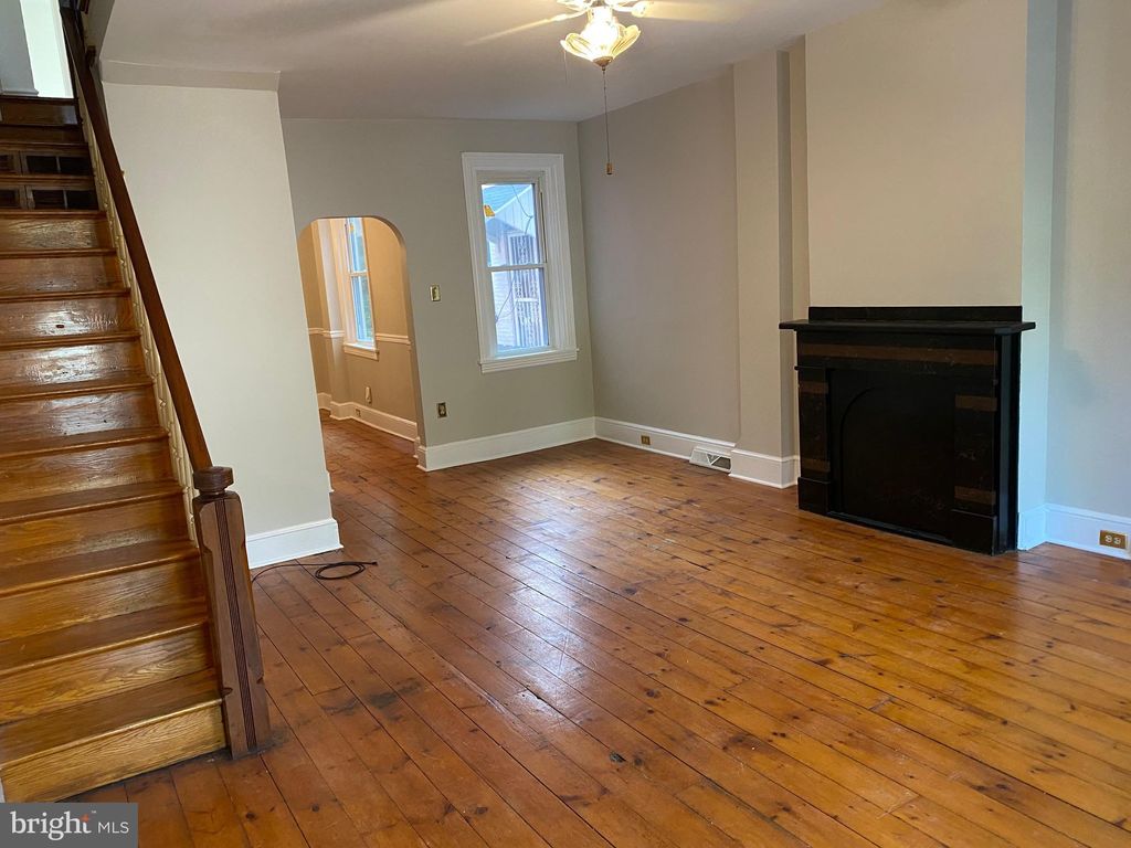 Photo of 444 W Lemon Street, Lancaster, PA 17603 (MLS # PALA2041234)