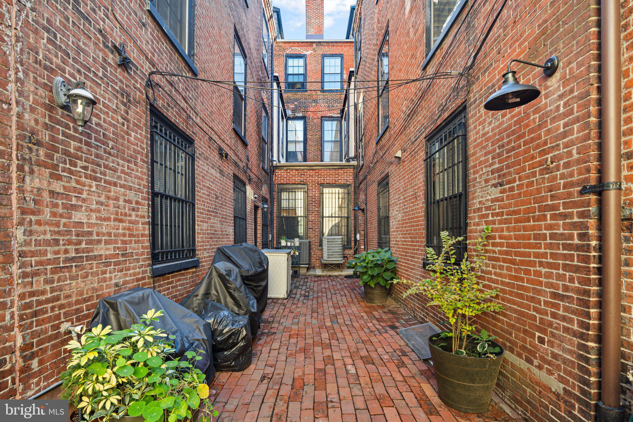 WASHINGTON SQ WEST - Residential