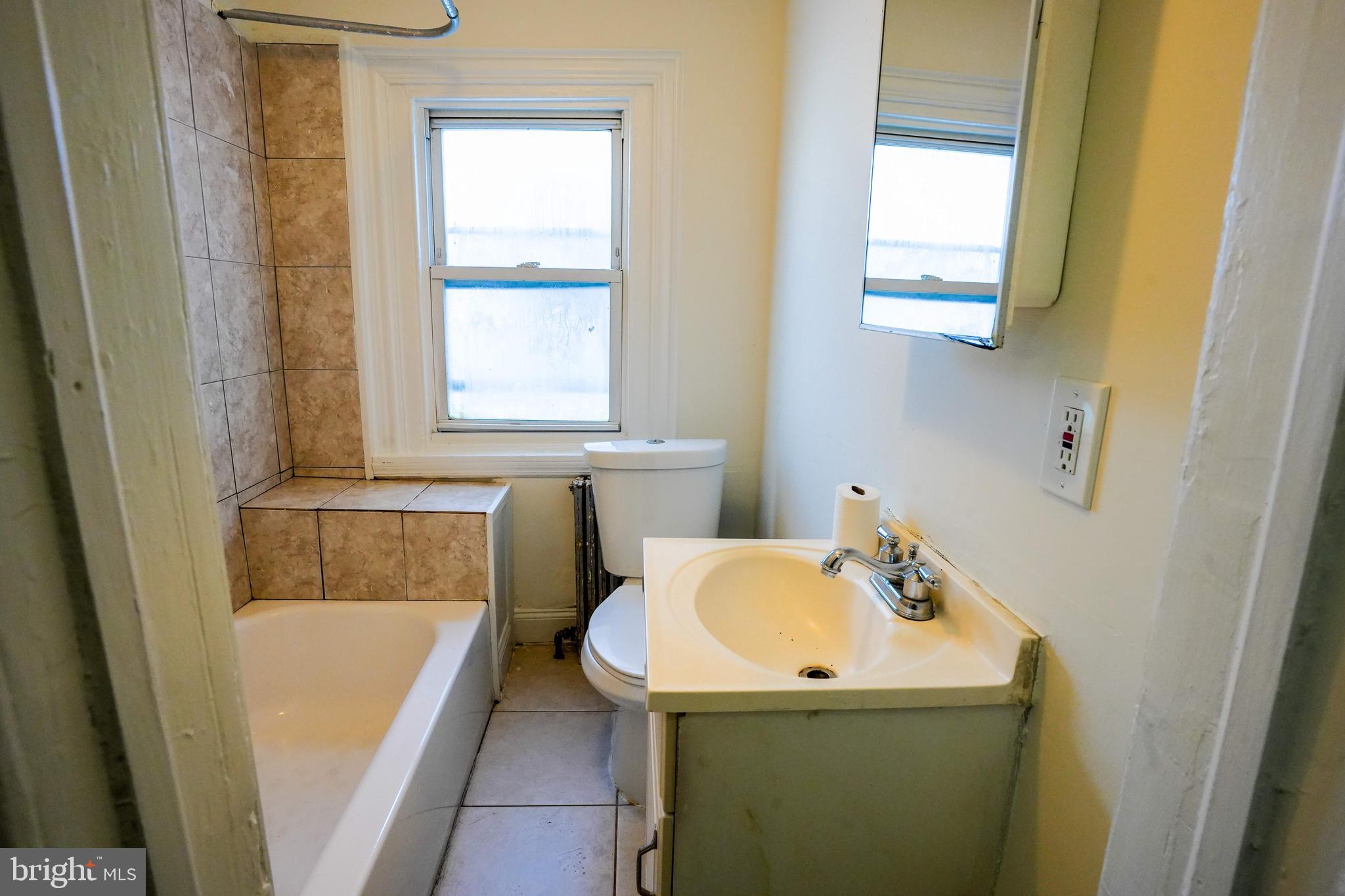 NORRISTOWN - Residential