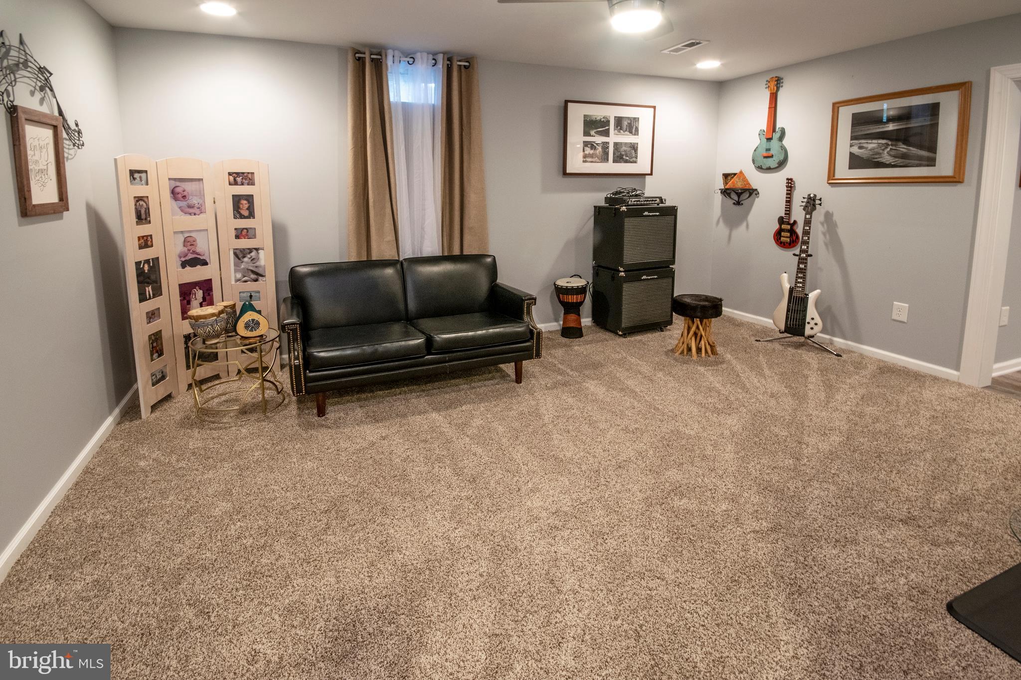 MANSFIELD MANOR - Residential