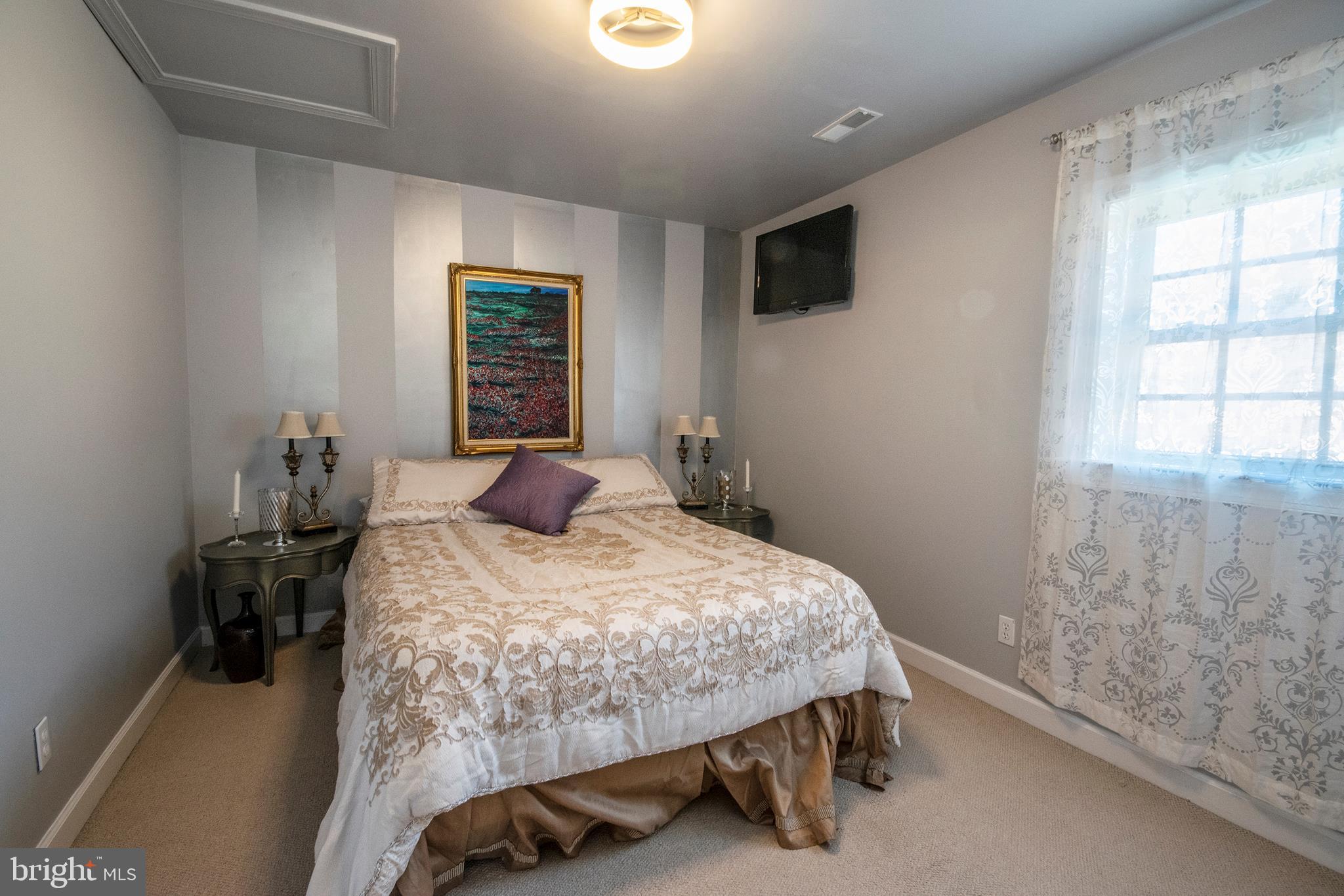 MANSFIELD MANOR - Residential