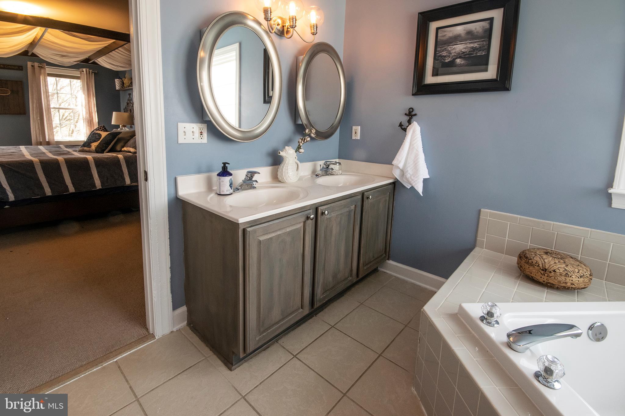 MANSFIELD MANOR - Residential