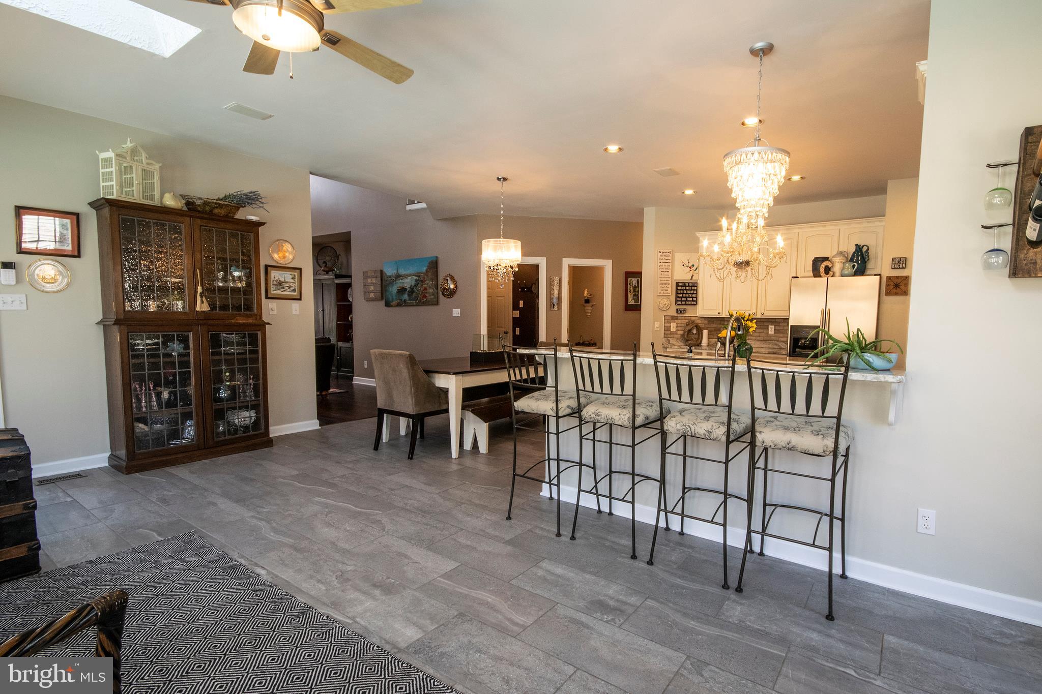 MANSFIELD MANOR - Residential