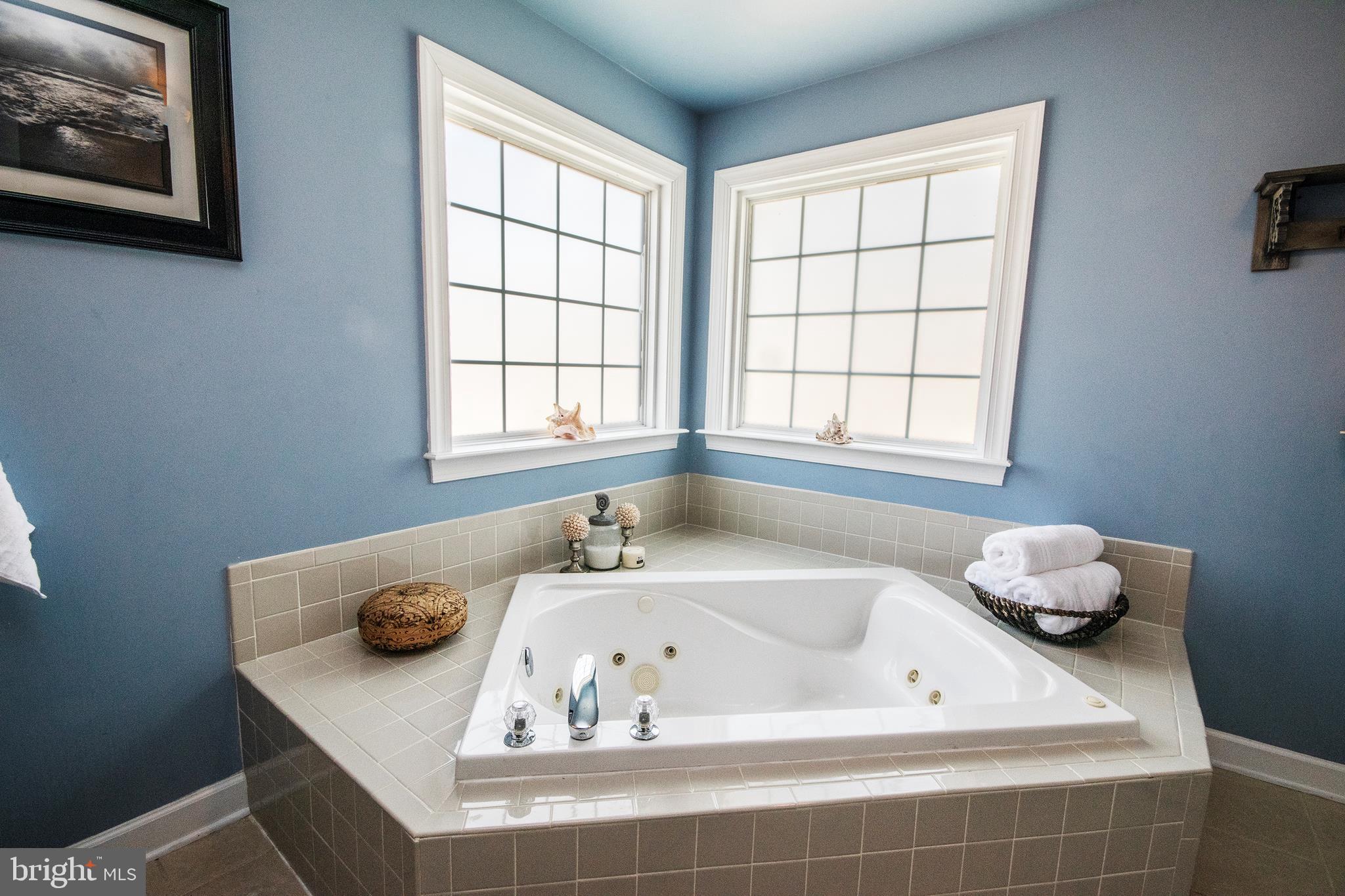 MANSFIELD MANOR - Residential