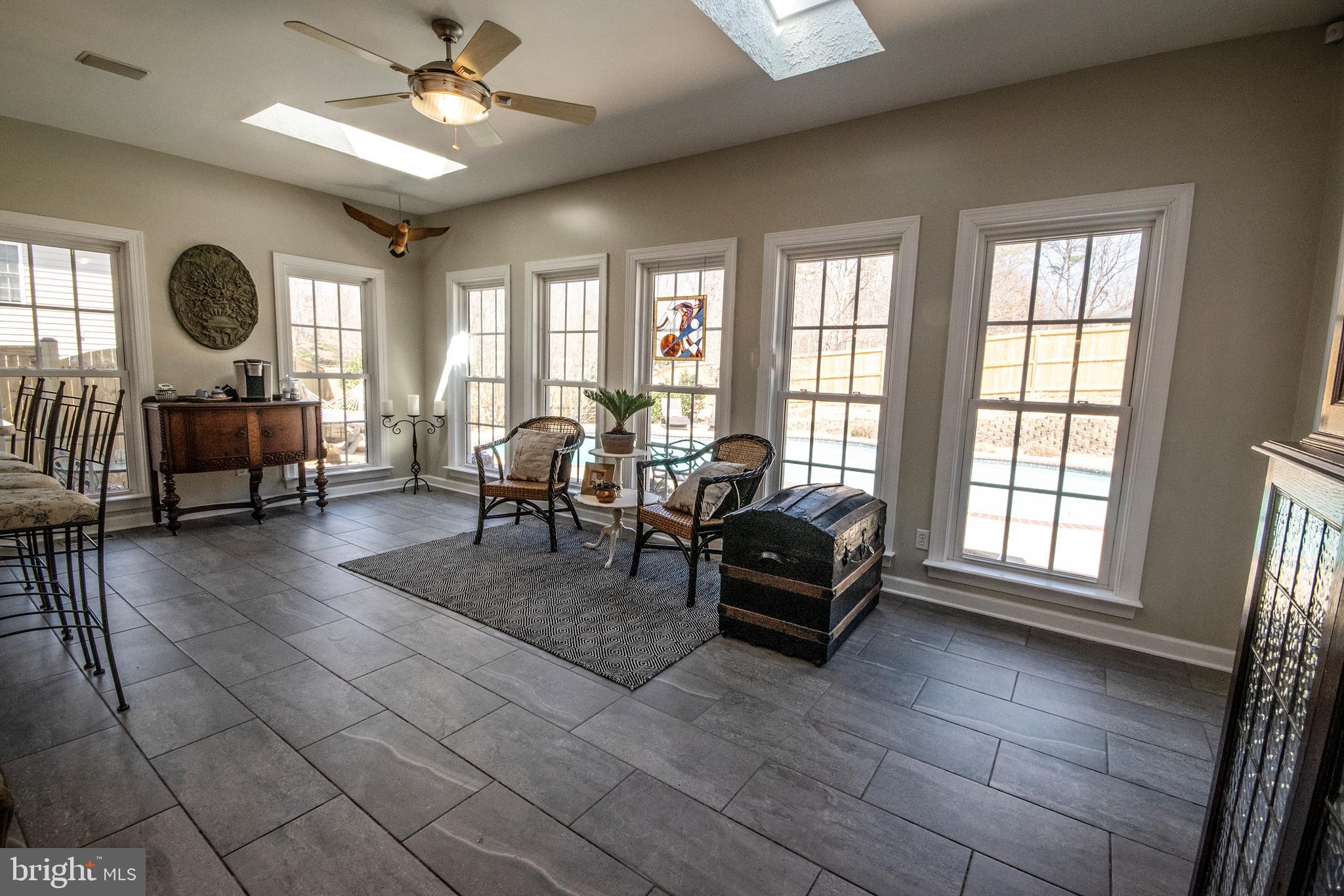 MANSFIELD MANOR - Residential