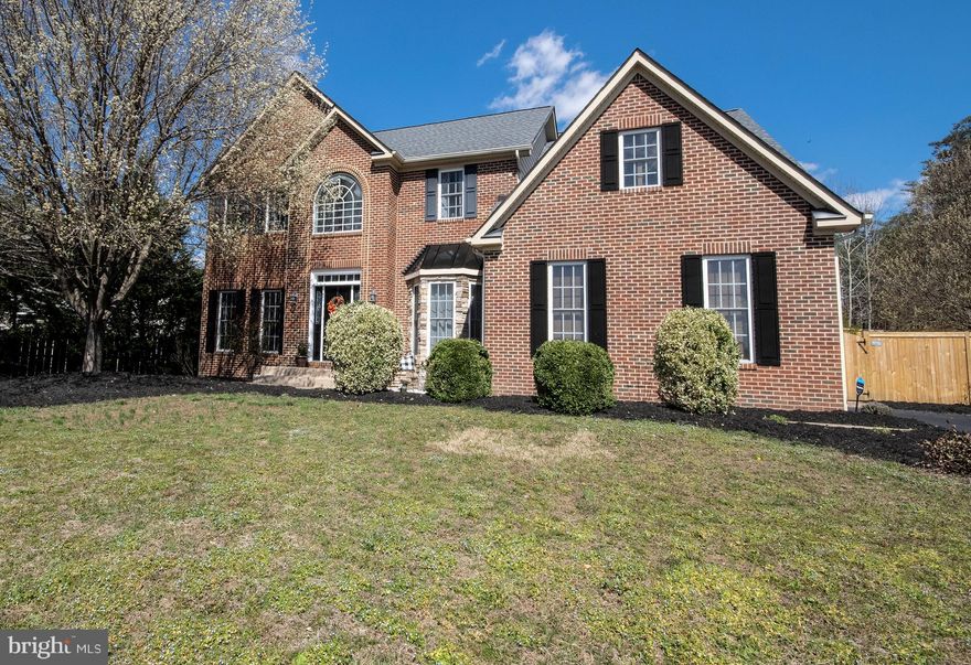 Amazing custom-built house! Ready to move in. Just a few minutes off of 95, but you'd never know it from the peace and serenity of this property.  There is no HOA!  Over 4000 Square feet on 3 finished levels. Your own private oasis with a large in-ground pool, extensive hardscaping and landscaping.  This home has the BEST light fixtures ever! Upgrades? How about all of these recent upgrades: new roof, new fence, new basement carpet, tile and light fixtures, new pool filter and pump, new skylights, complete kitchen remodel with new kitchen tile, granite countertops, new dishwasher, country sink, upgraded lights throughout, new wood floor in foyer, hallway and living room, new family room floor, new front entry door and back door, new hot water heater, and gorgeous new wood staircase. This house shows pride in ownership. All that needs to be done is to hang your clothes in the closet!  Don't miss this one!