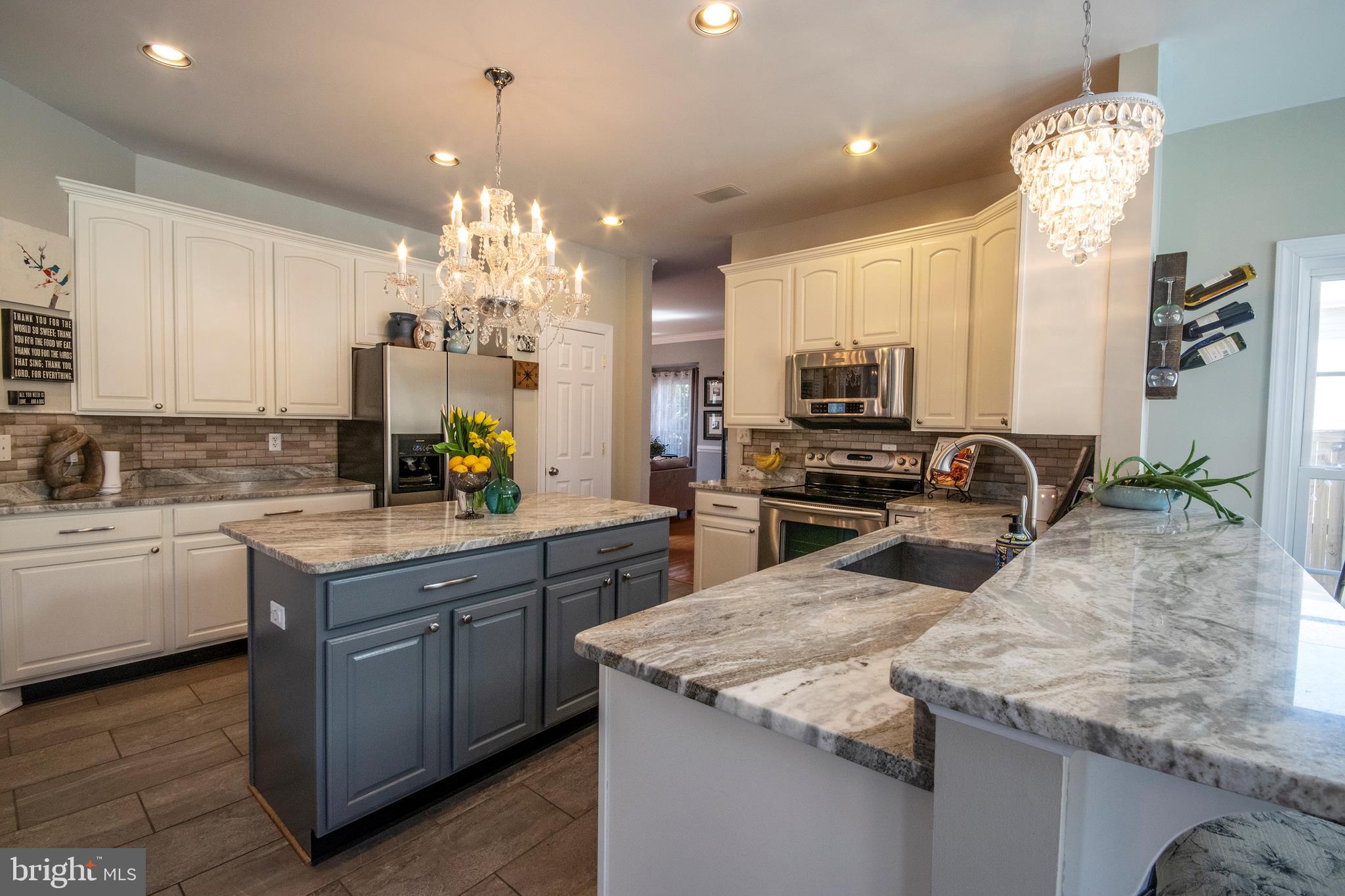 MANSFIELD MANOR - Residential