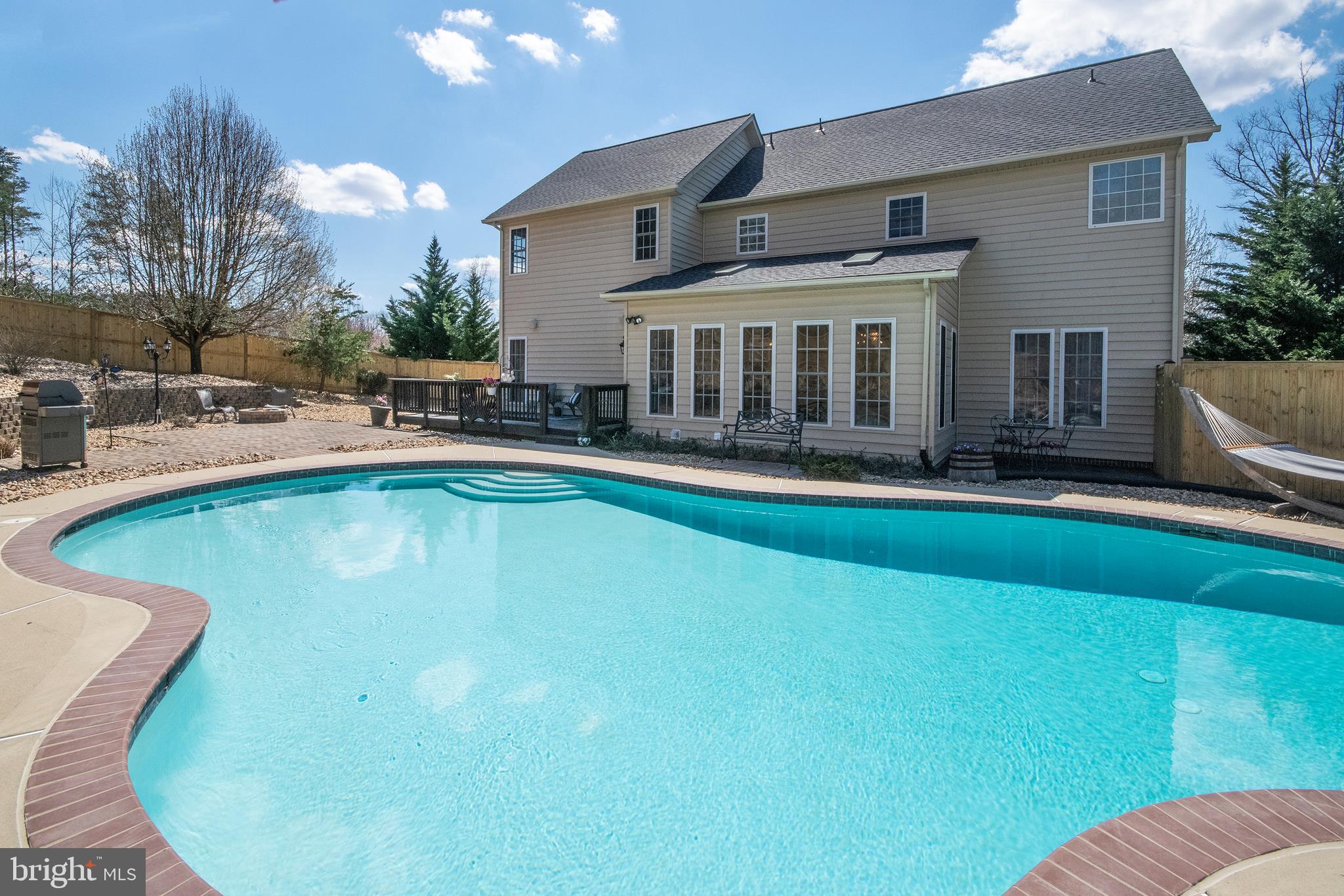 MANSFIELD MANOR - Residential