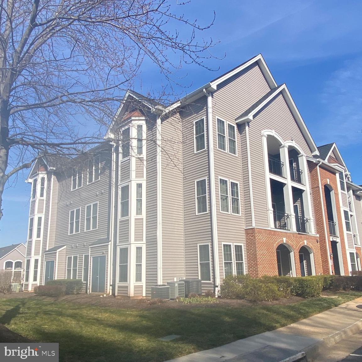 RIVERBEND AT CASCADES - Residential Lease