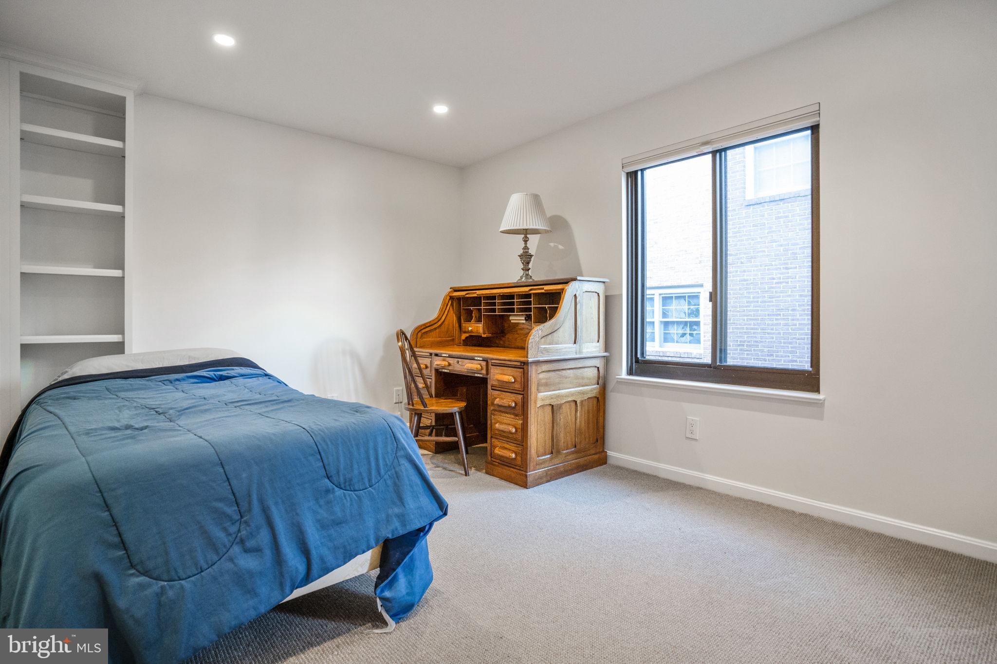 SUMMERWALK - Residential Lease