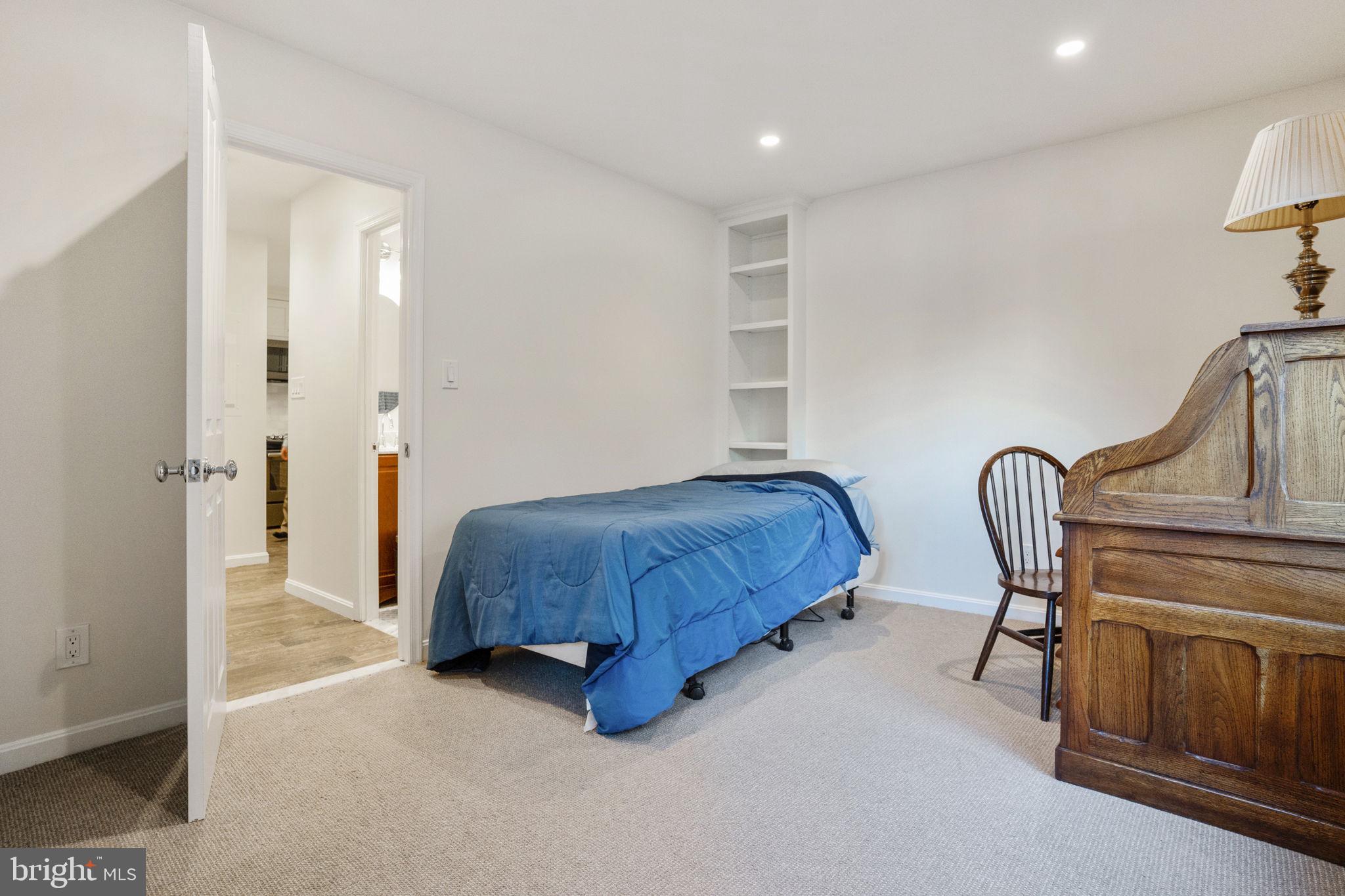 SUMMERWALK - Residential Lease