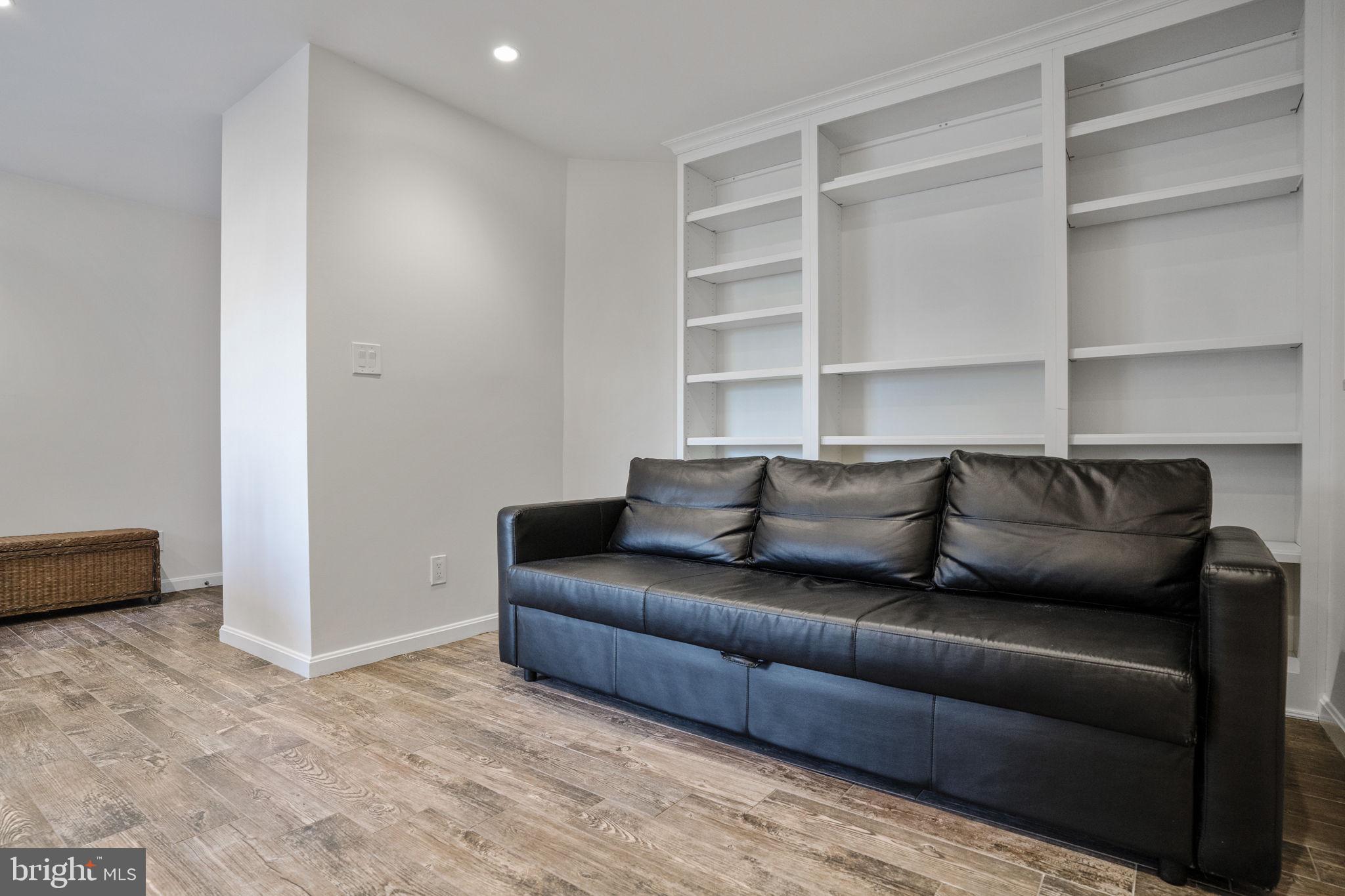 SUMMERWALK - Residential Lease