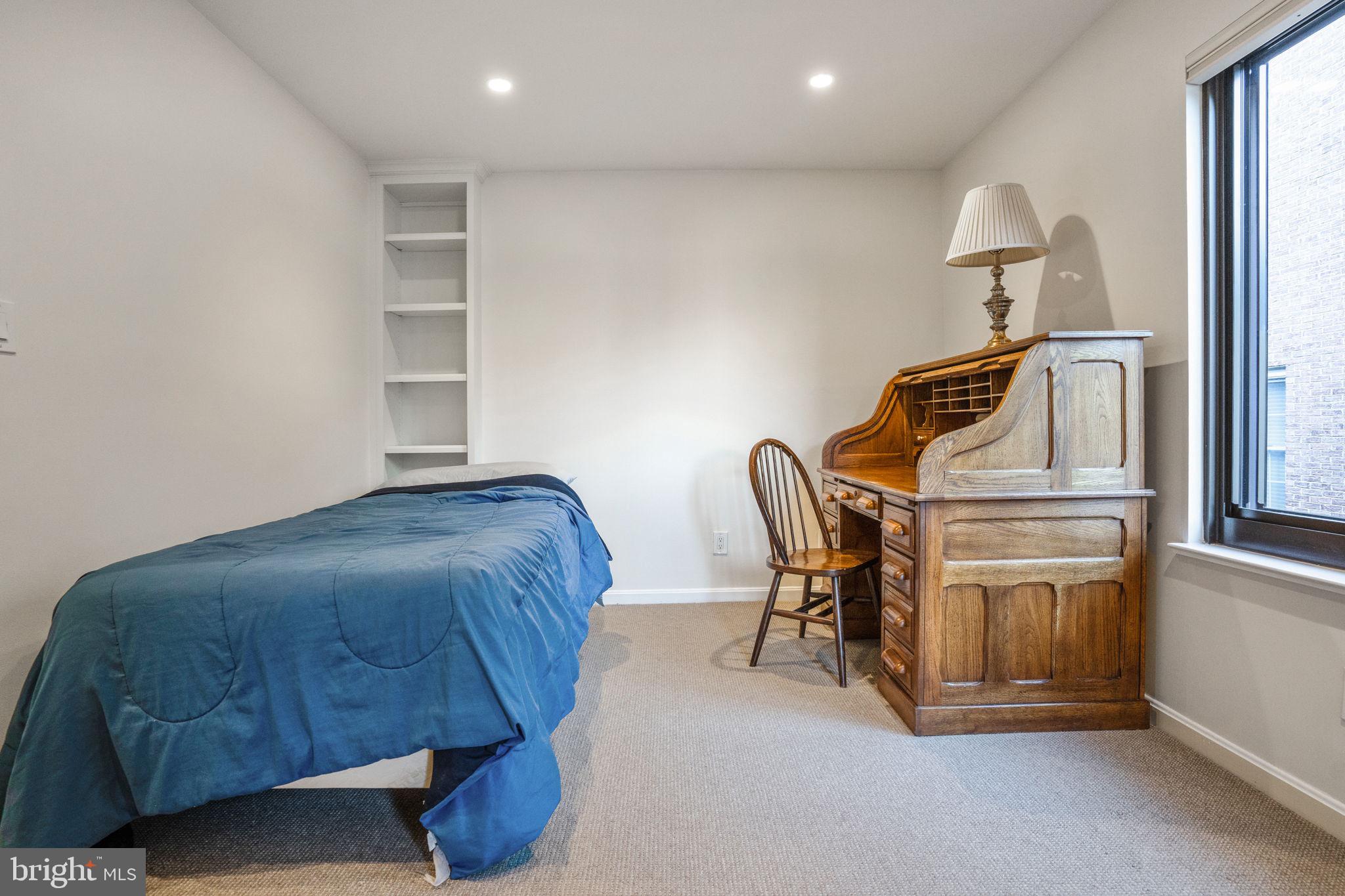 SUMMERWALK - Residential Lease