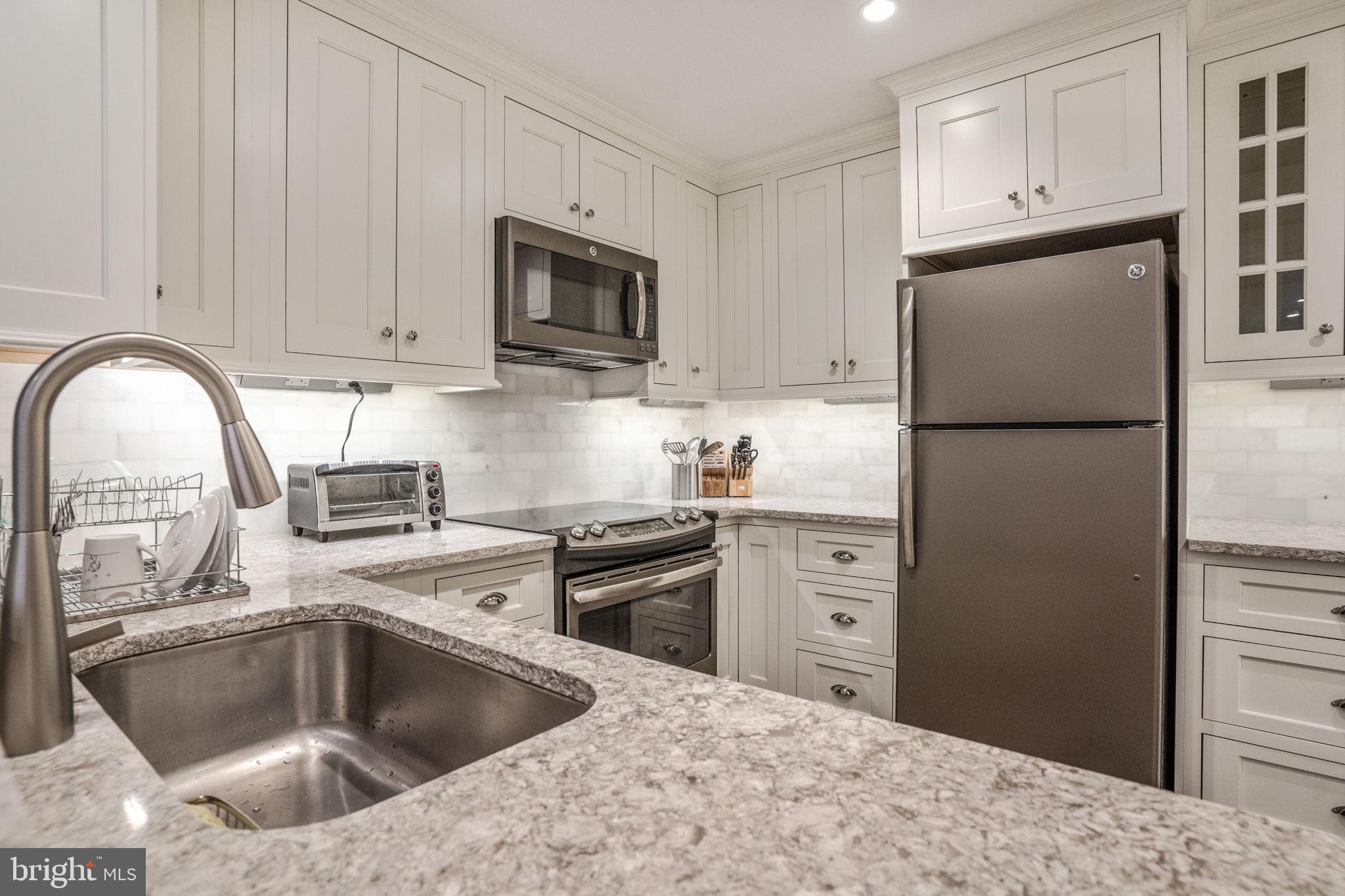 SUMMERWALK - Residential Lease