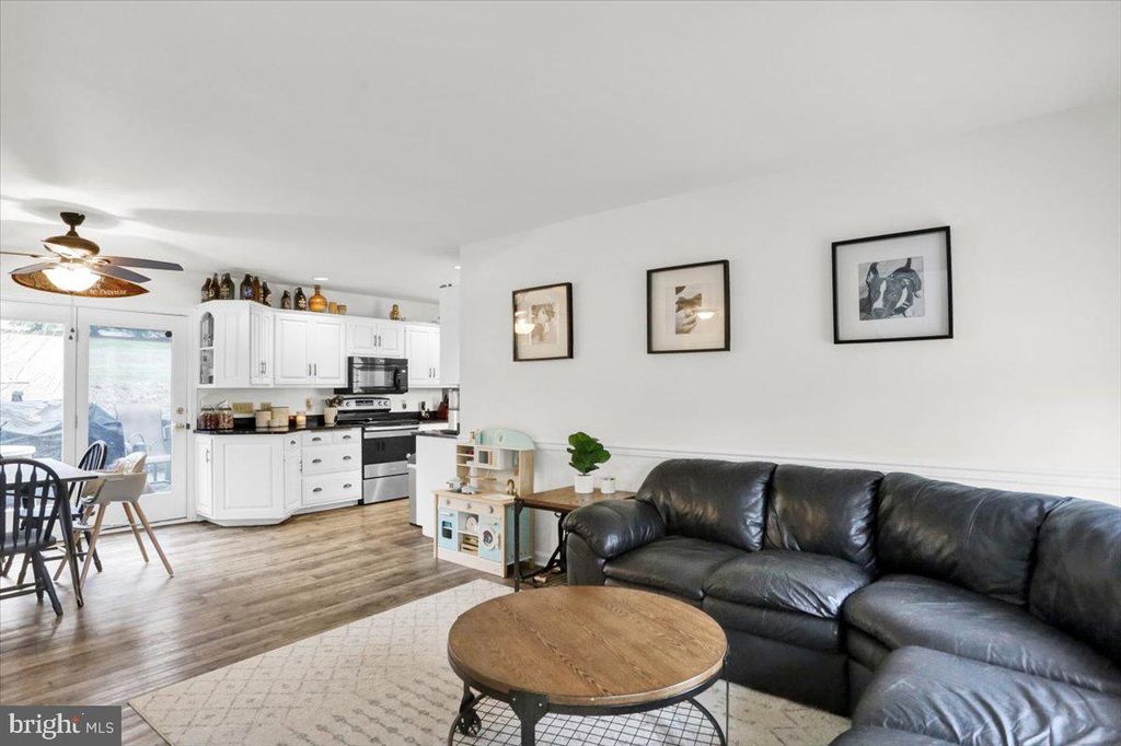 Photo of 27 OAK VIEW DR, STRASBURG, PA 17579 (MLS # PALA2030020)