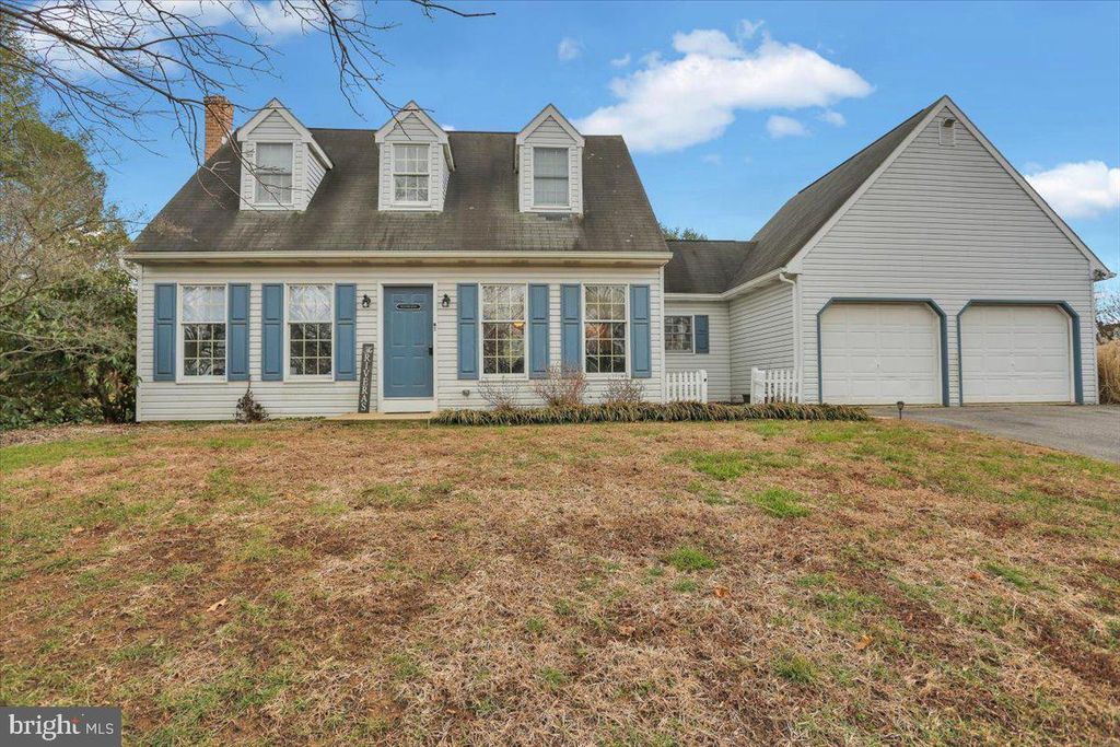 Photo of 27 OAK VIEW DR, STRASBURG, PA 17579 (MLS # PALA2030020)