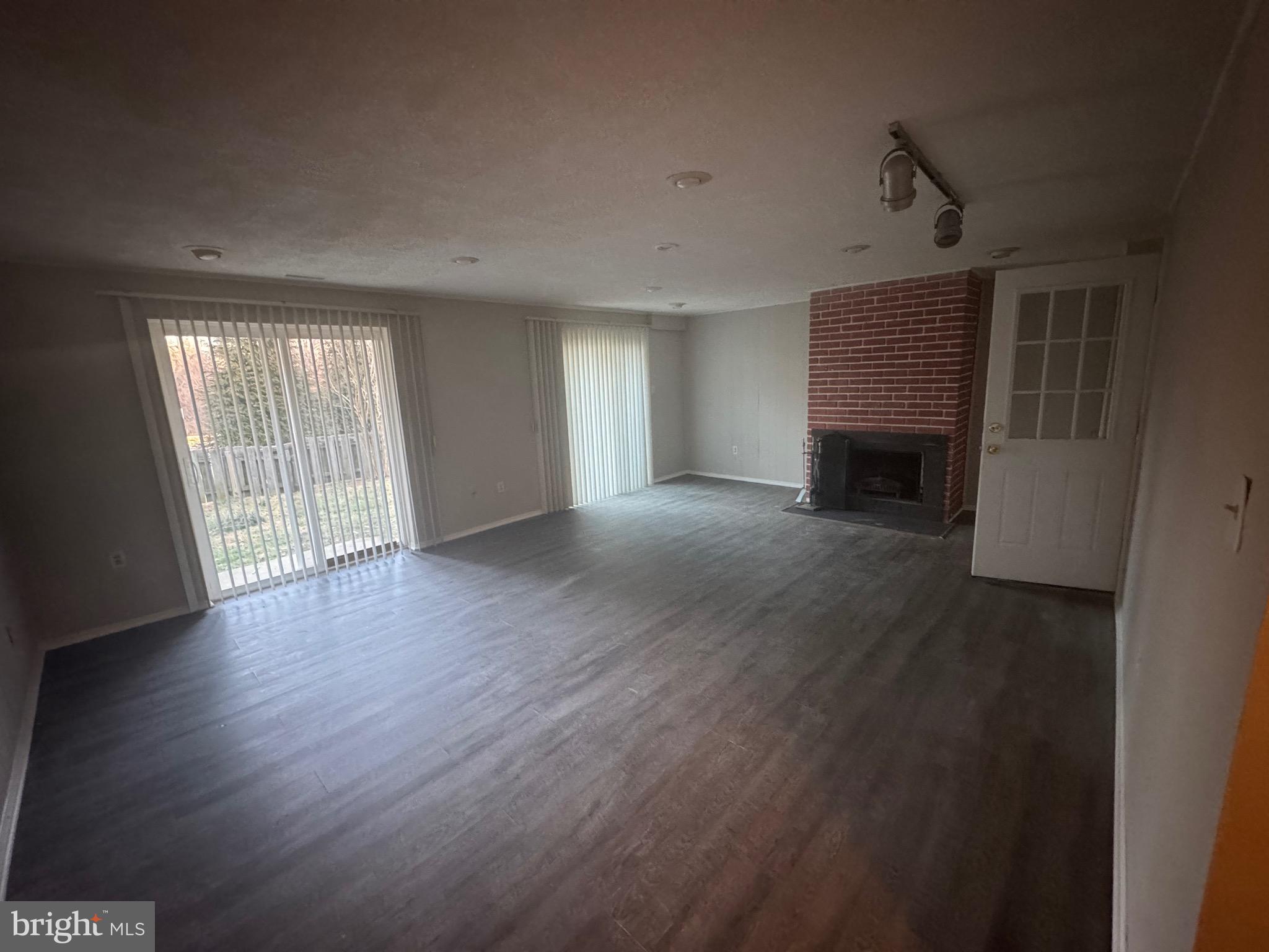 VILLAGE OF OWEN BROWN - Residential