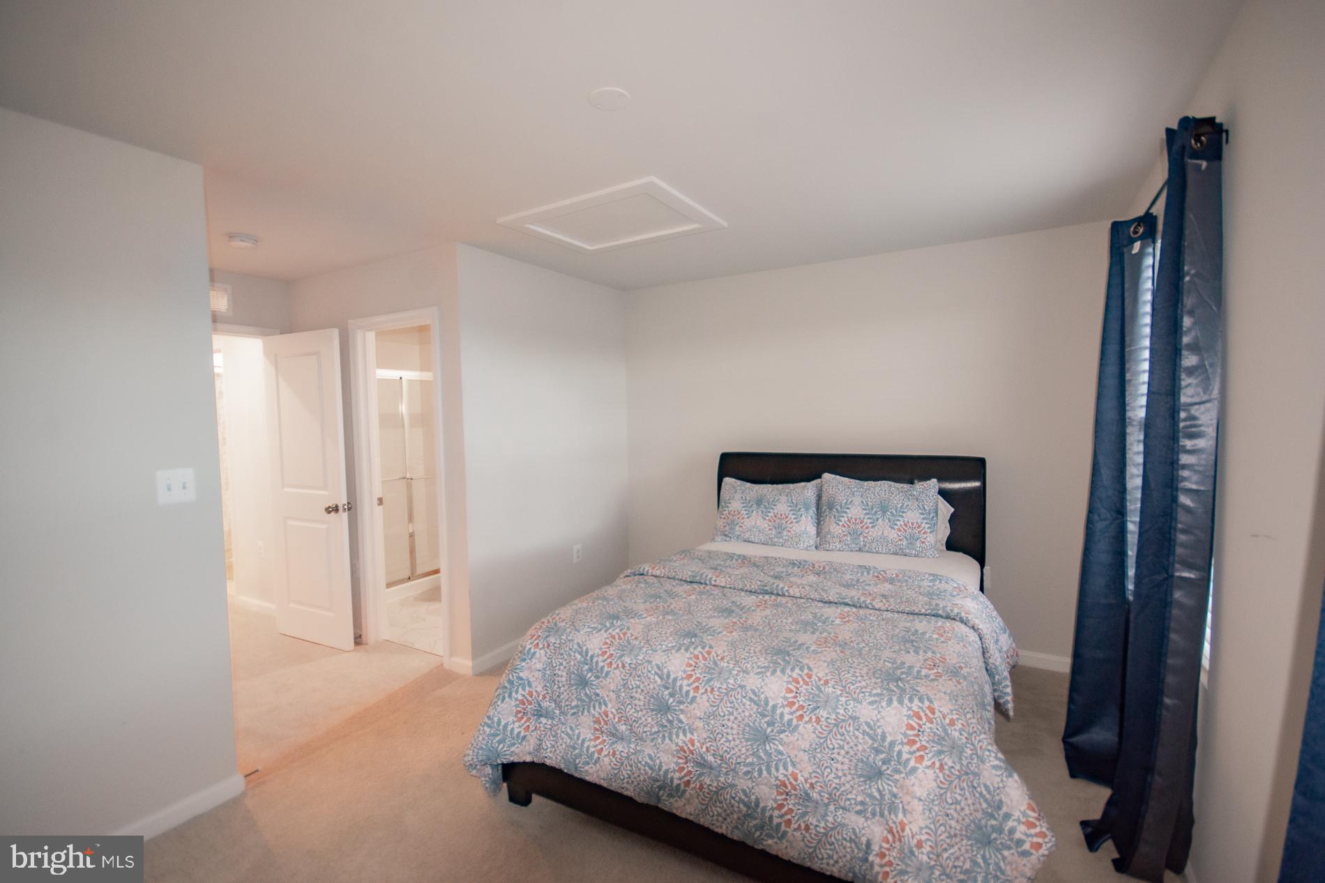 PRESIDENTS POINTE - Residential