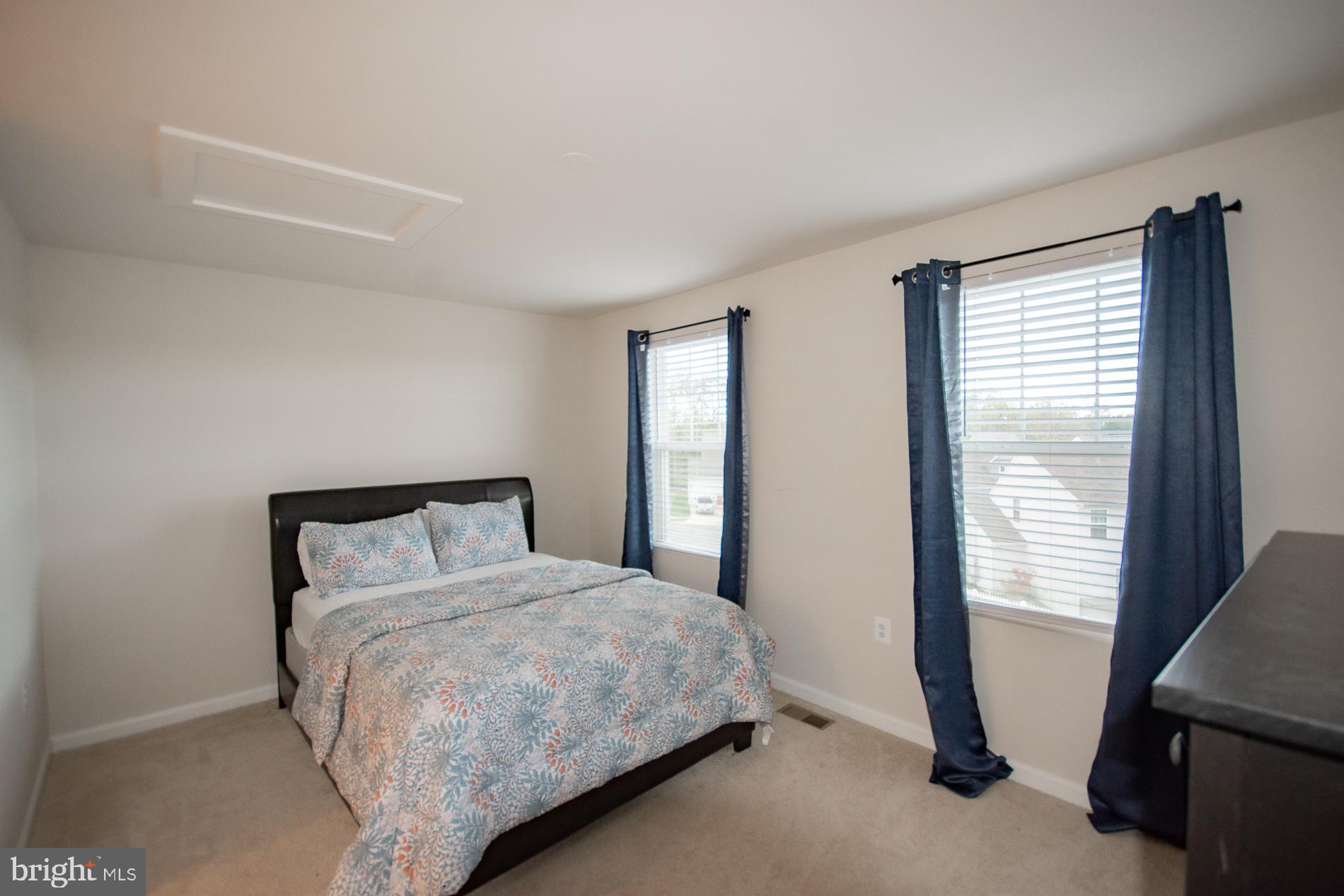 PRESIDENTS POINTE - Residential