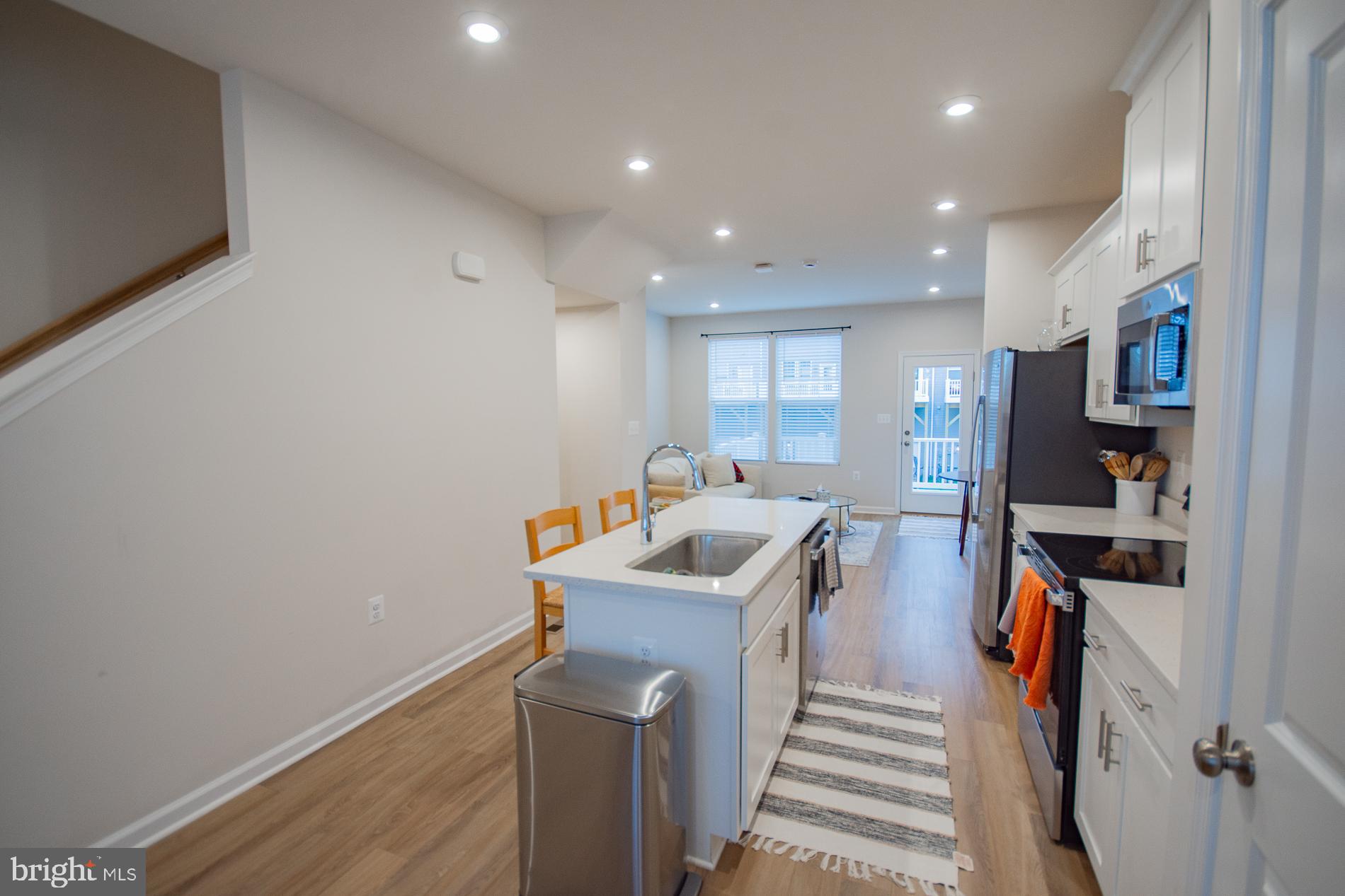 PRESIDENTS POINTE - Residential