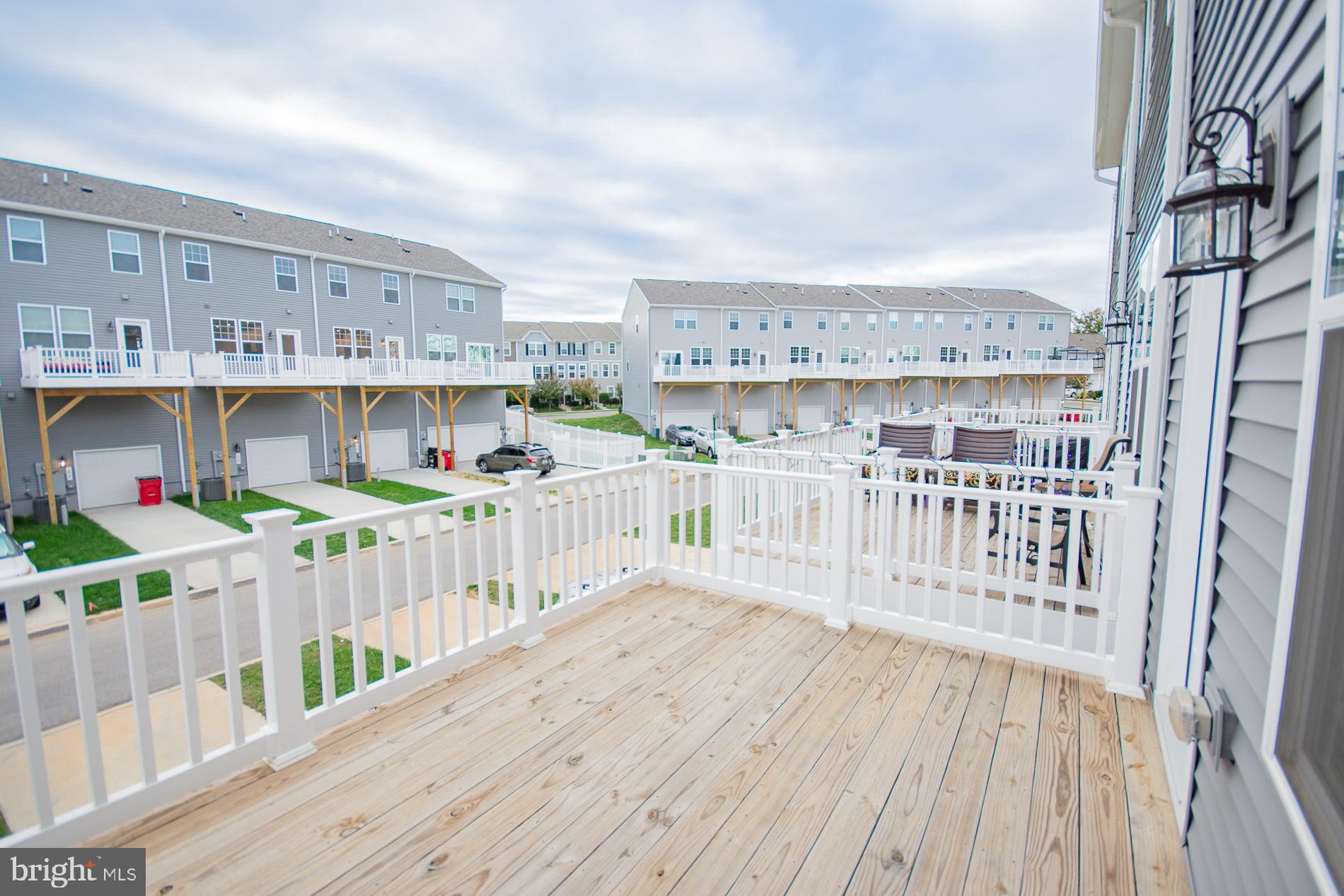 PRESIDENTS POINTE - Residential