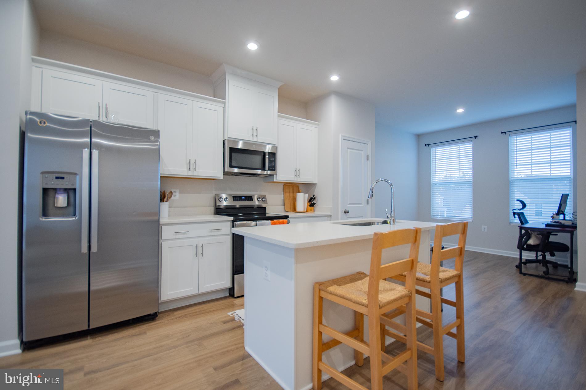 PRESIDENTS POINTE - Residential