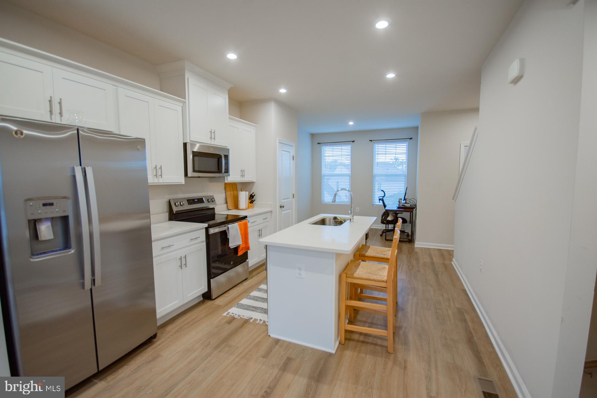 PRESIDENTS POINTE - Residential