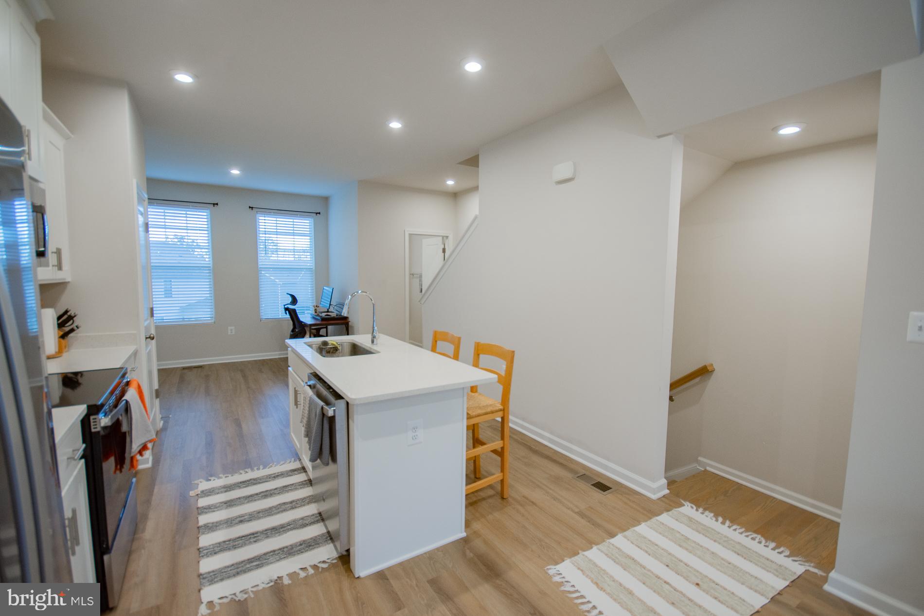 PRESIDENTS POINTE - Residential