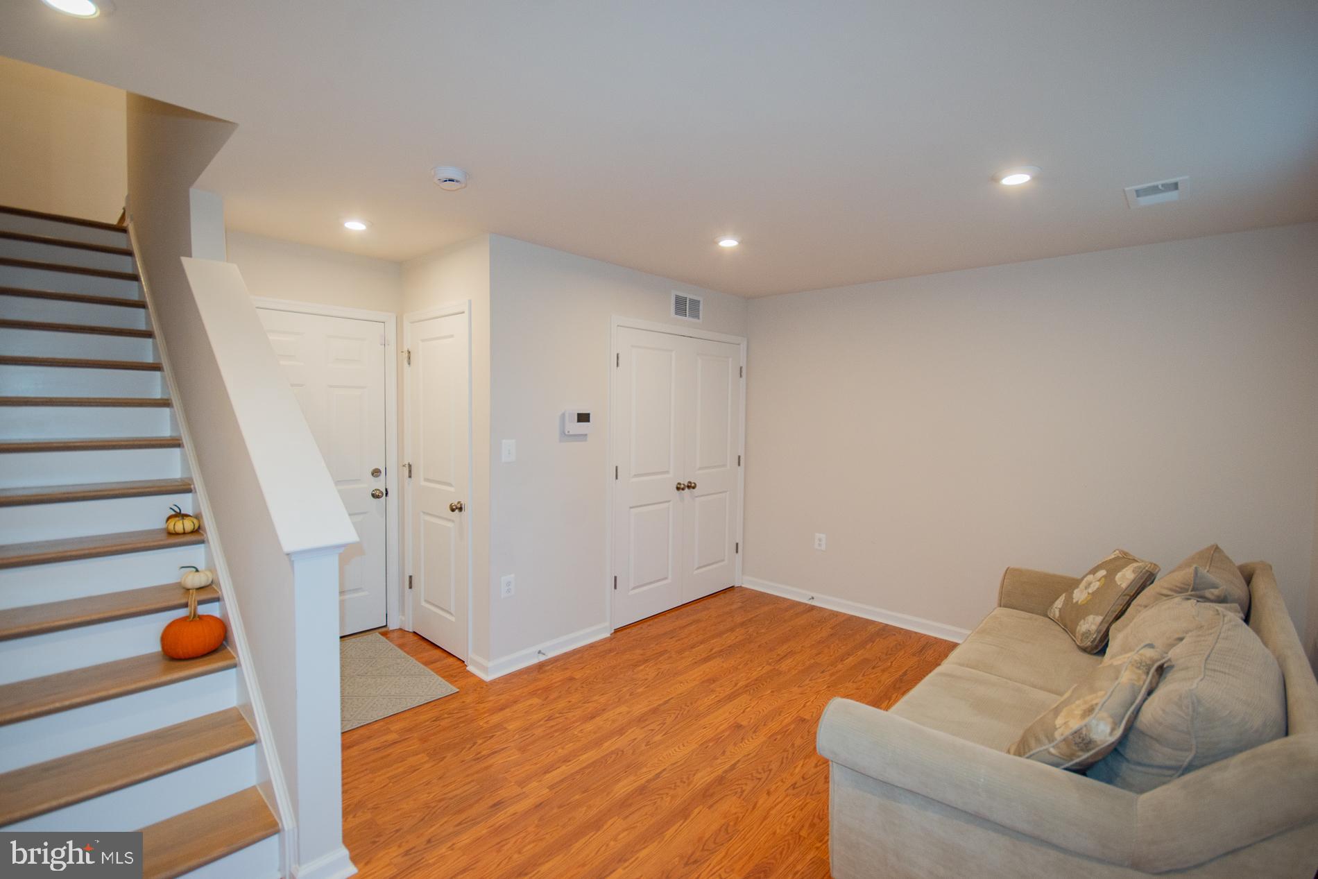 PRESIDENTS POINTE - Residential