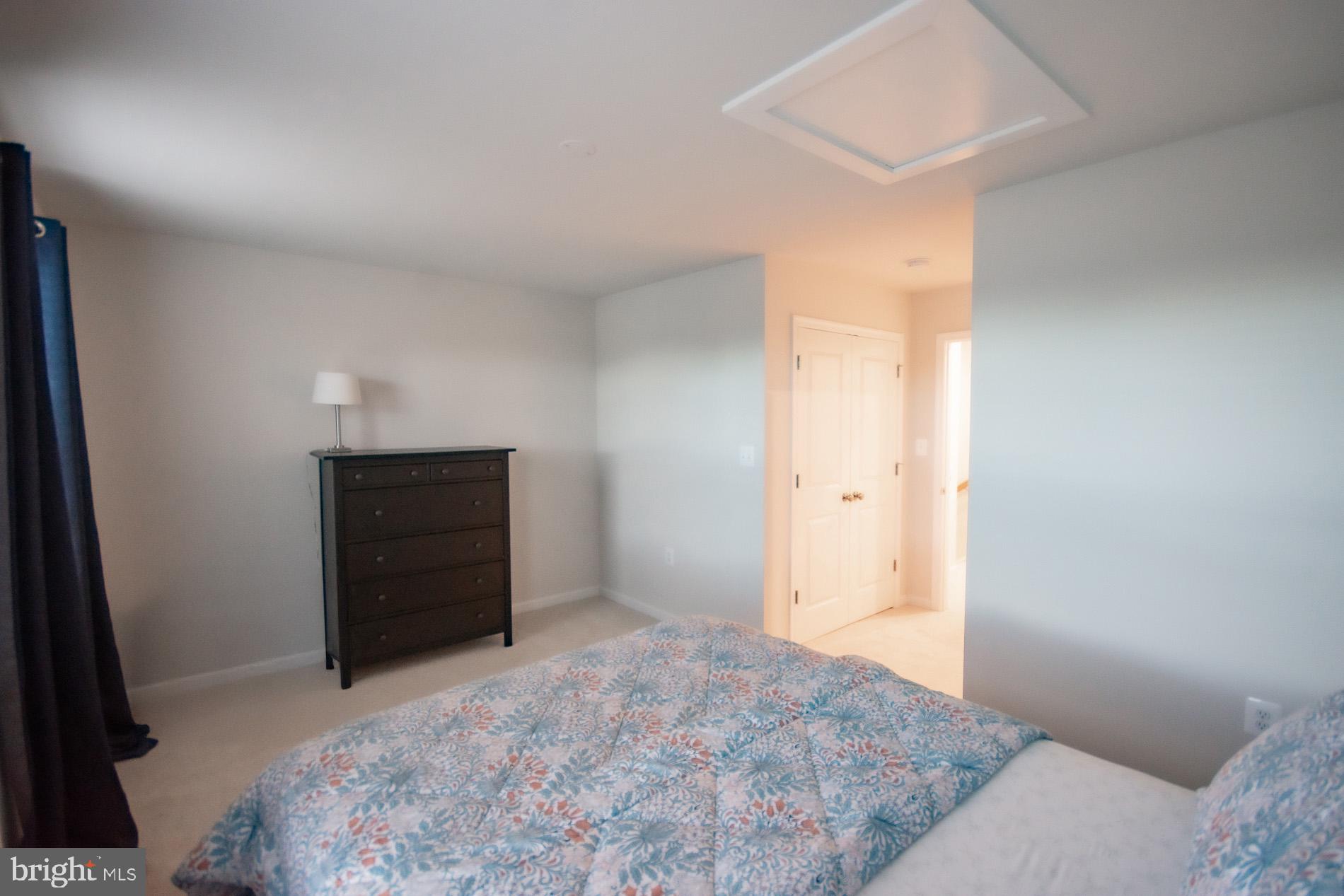 PRESIDENTS POINTE - Residential