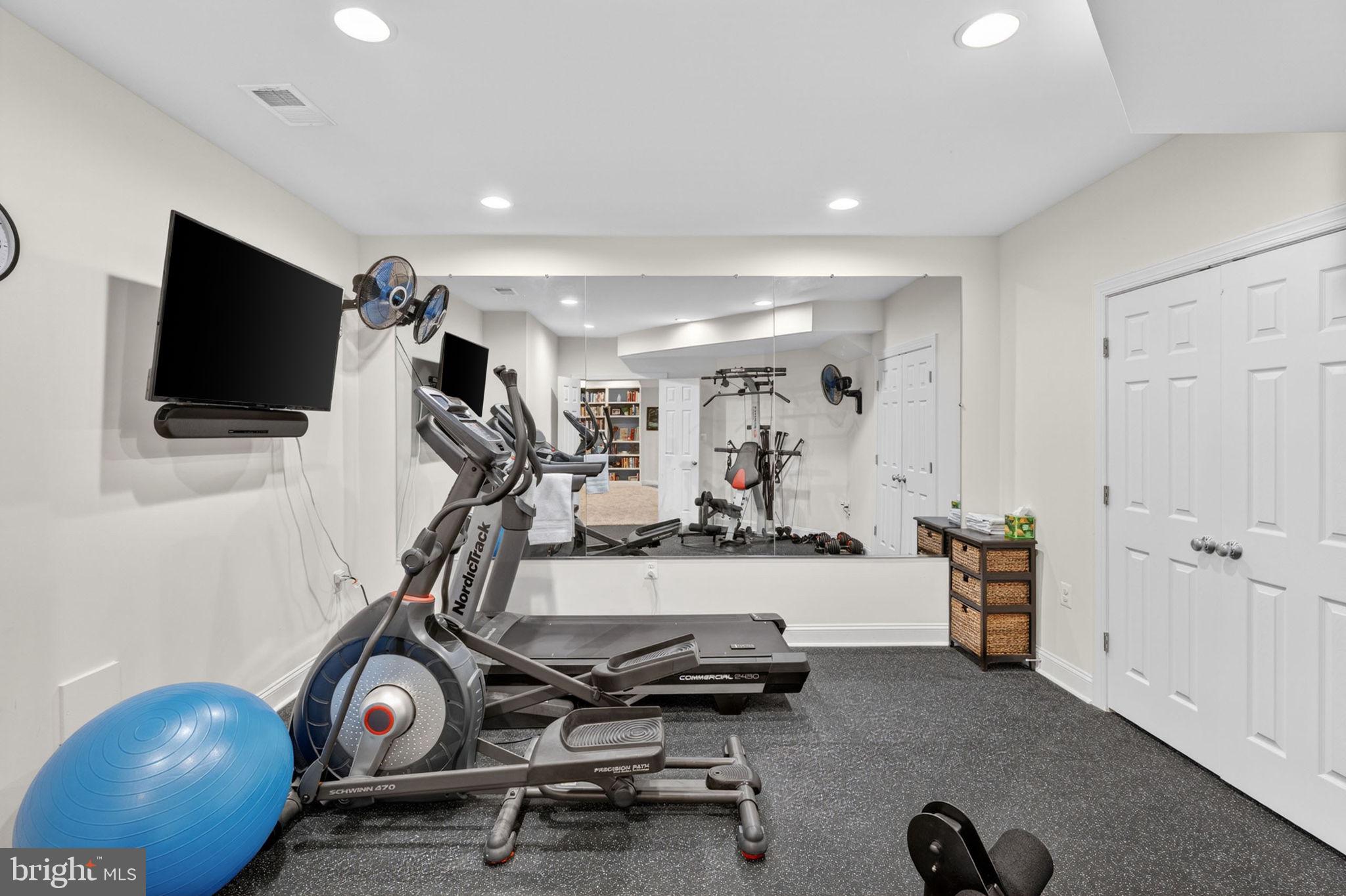 MORELAND ESTATES - Residential