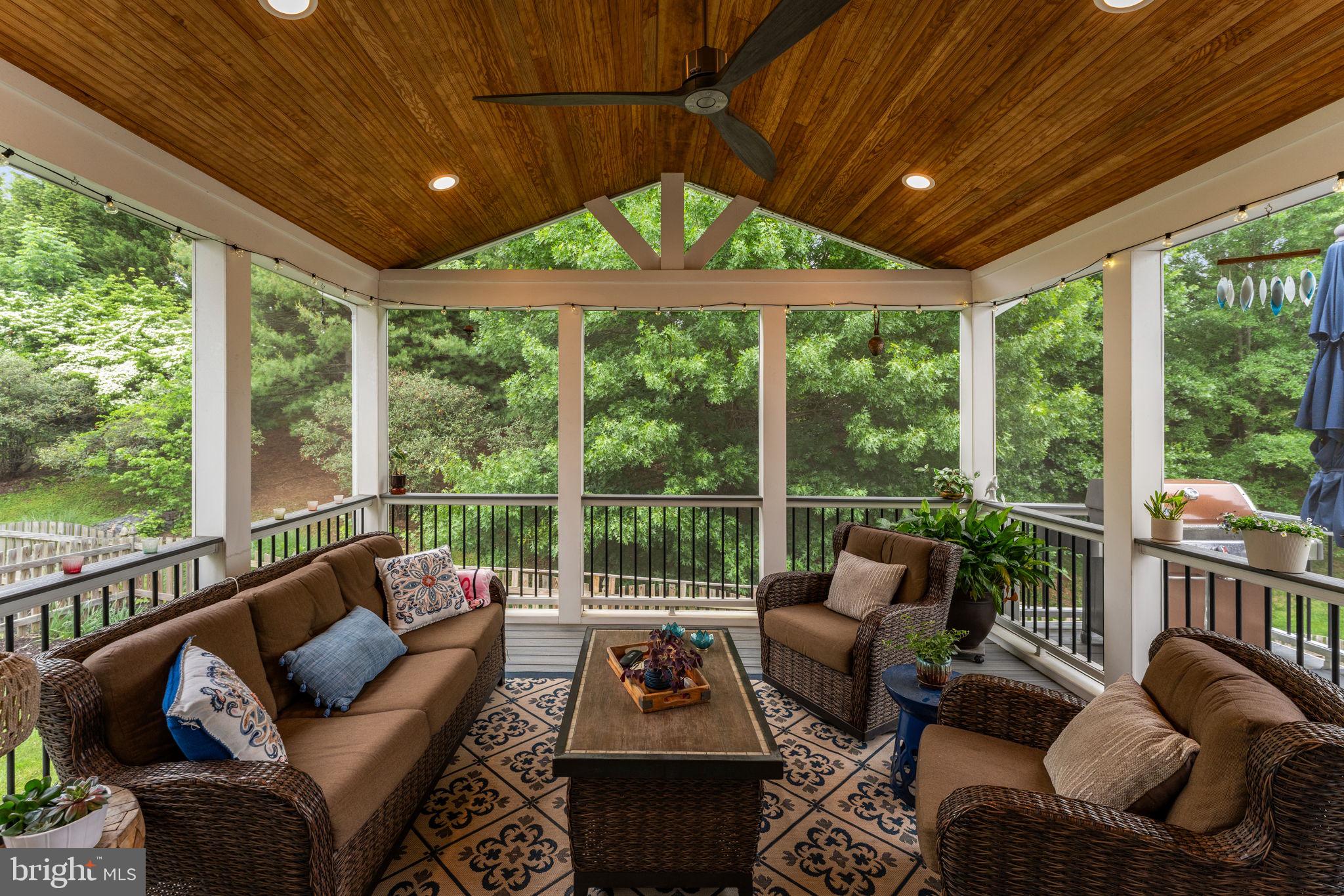 MORELAND ESTATES - Residential