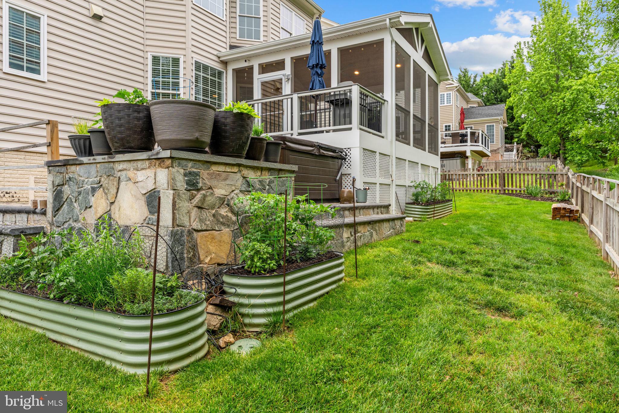 MORELAND ESTATES - Residential